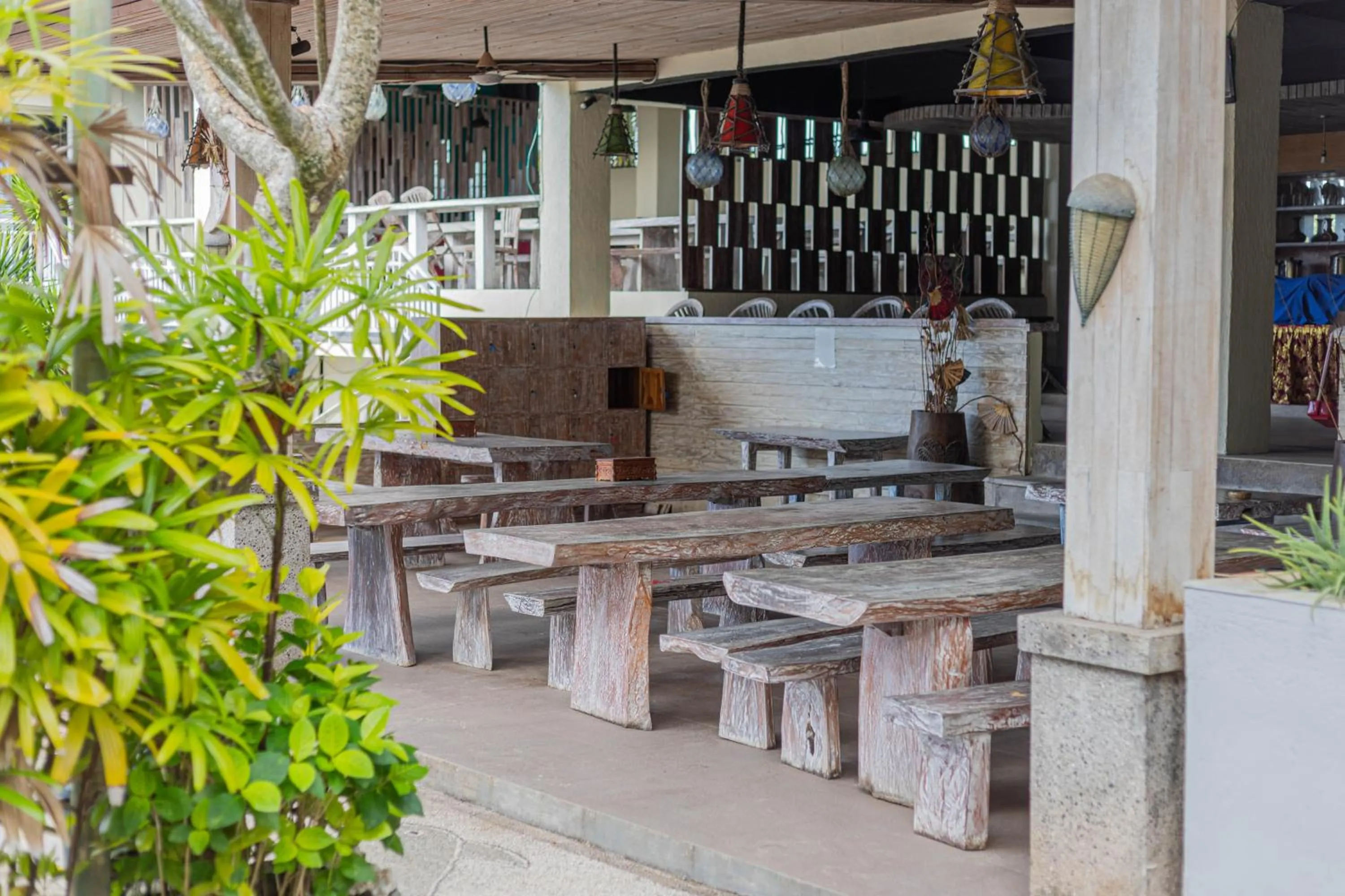 Restaurant/places to eat in The Tanis Beach Resort Nusa Lembongan