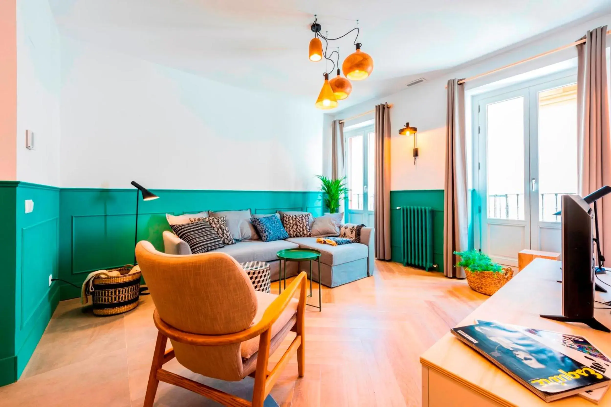 TV and multimedia in Be Mate Gran Vía Suites TV and multimedia in Be Mate Gran Vía Suites