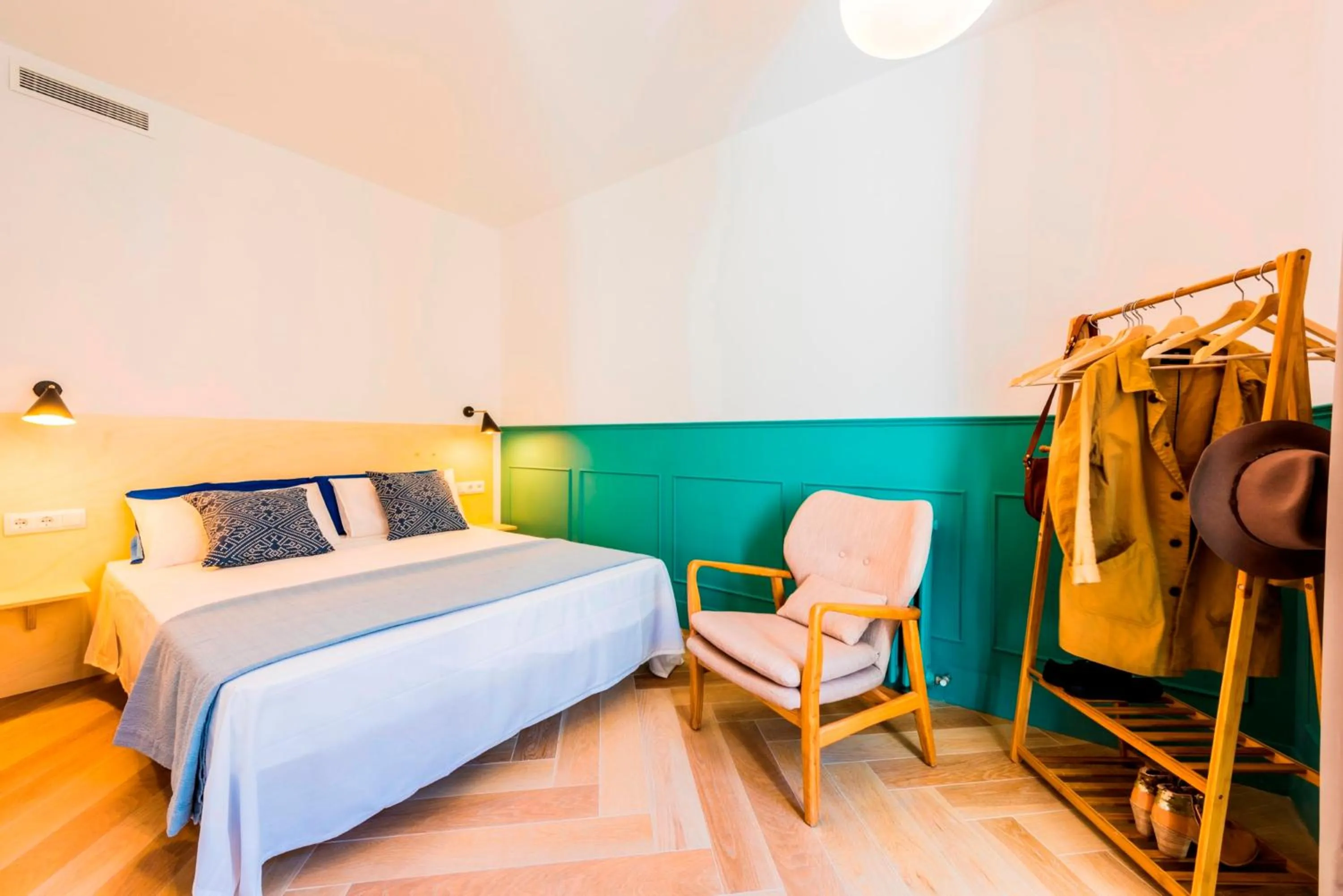 Bed in Be Mate Gran Vía Suites