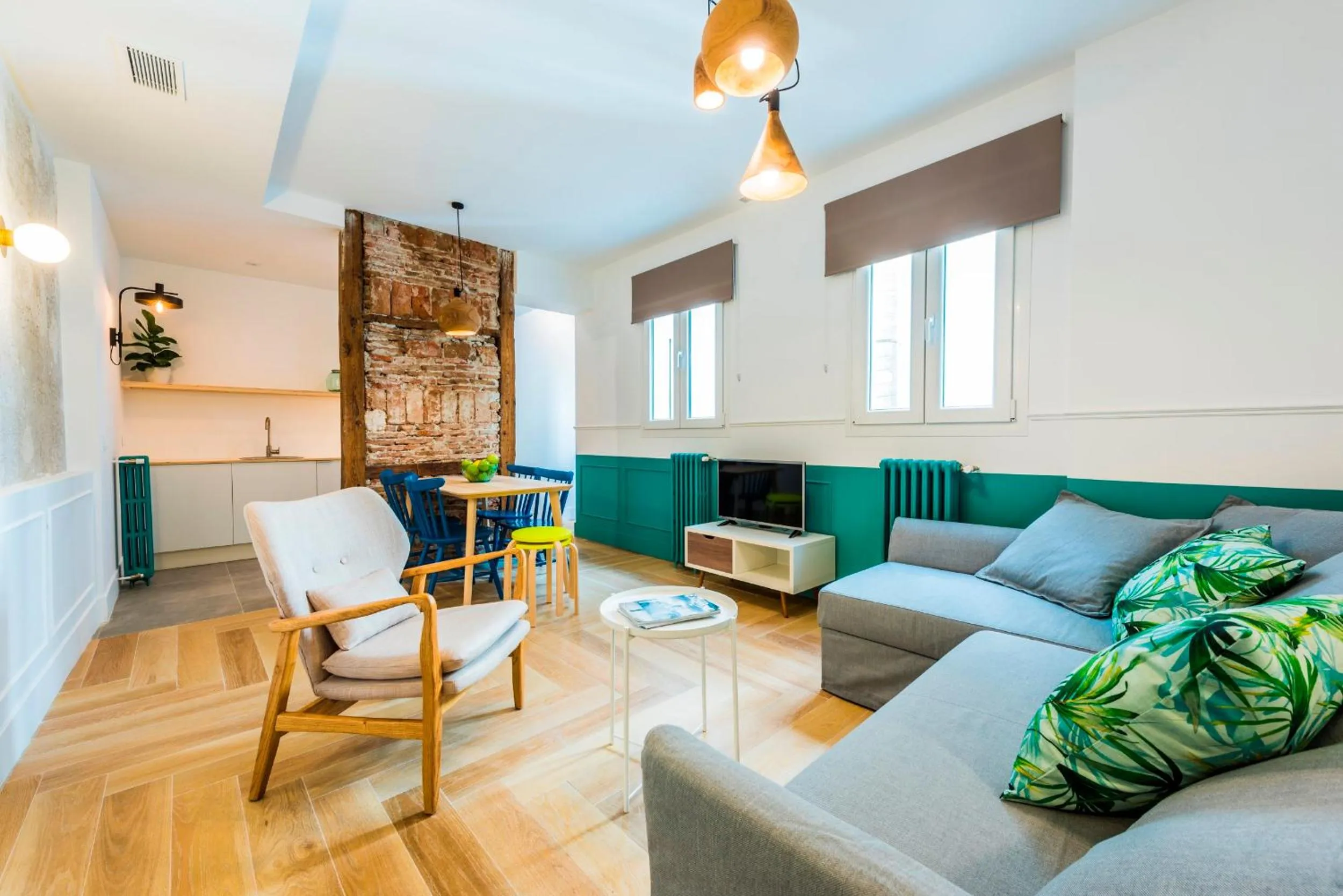 TV and multimedia in Be Mate Gran Vía Suites