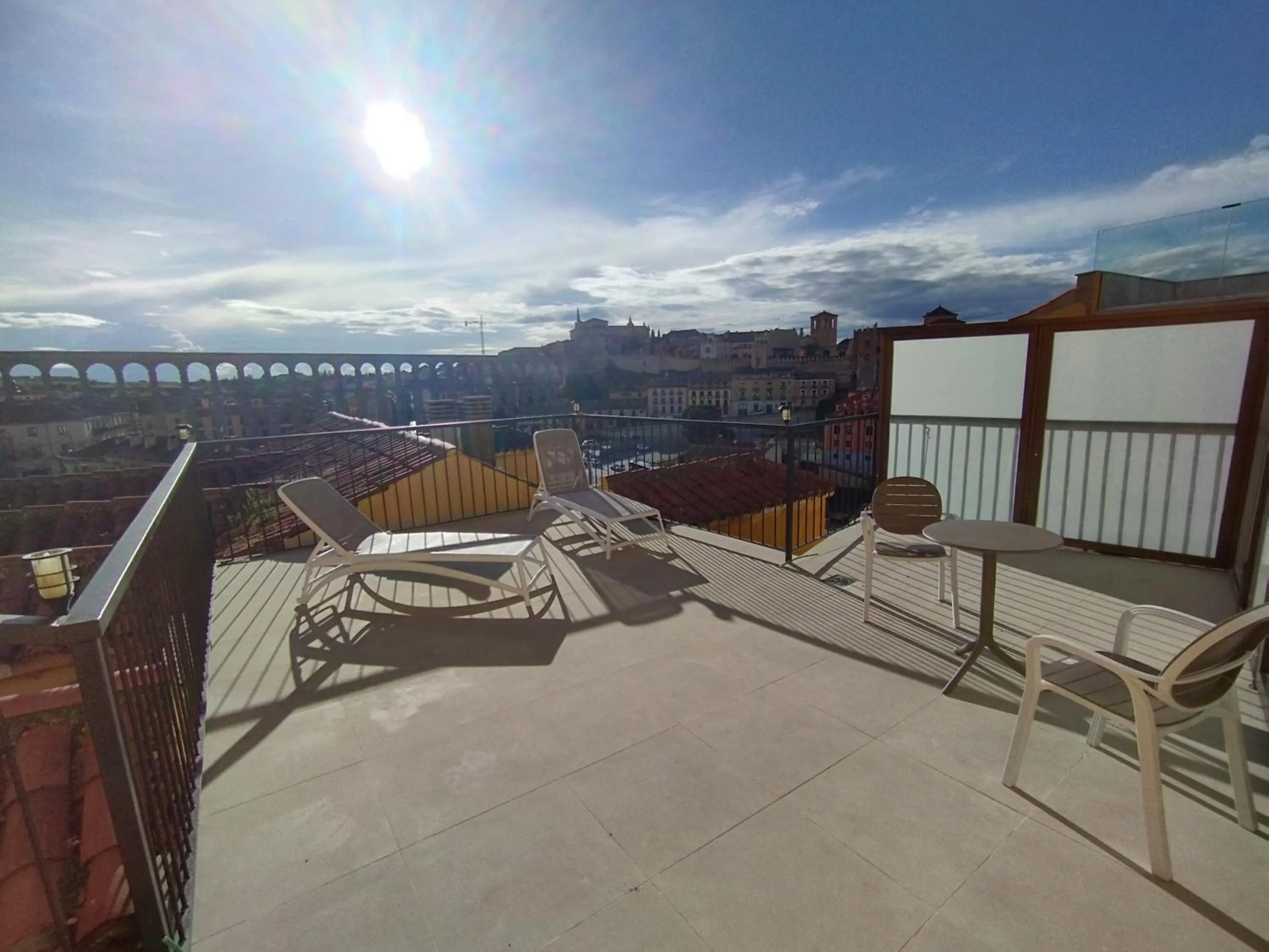 Day in Hotel ELE Acueducto