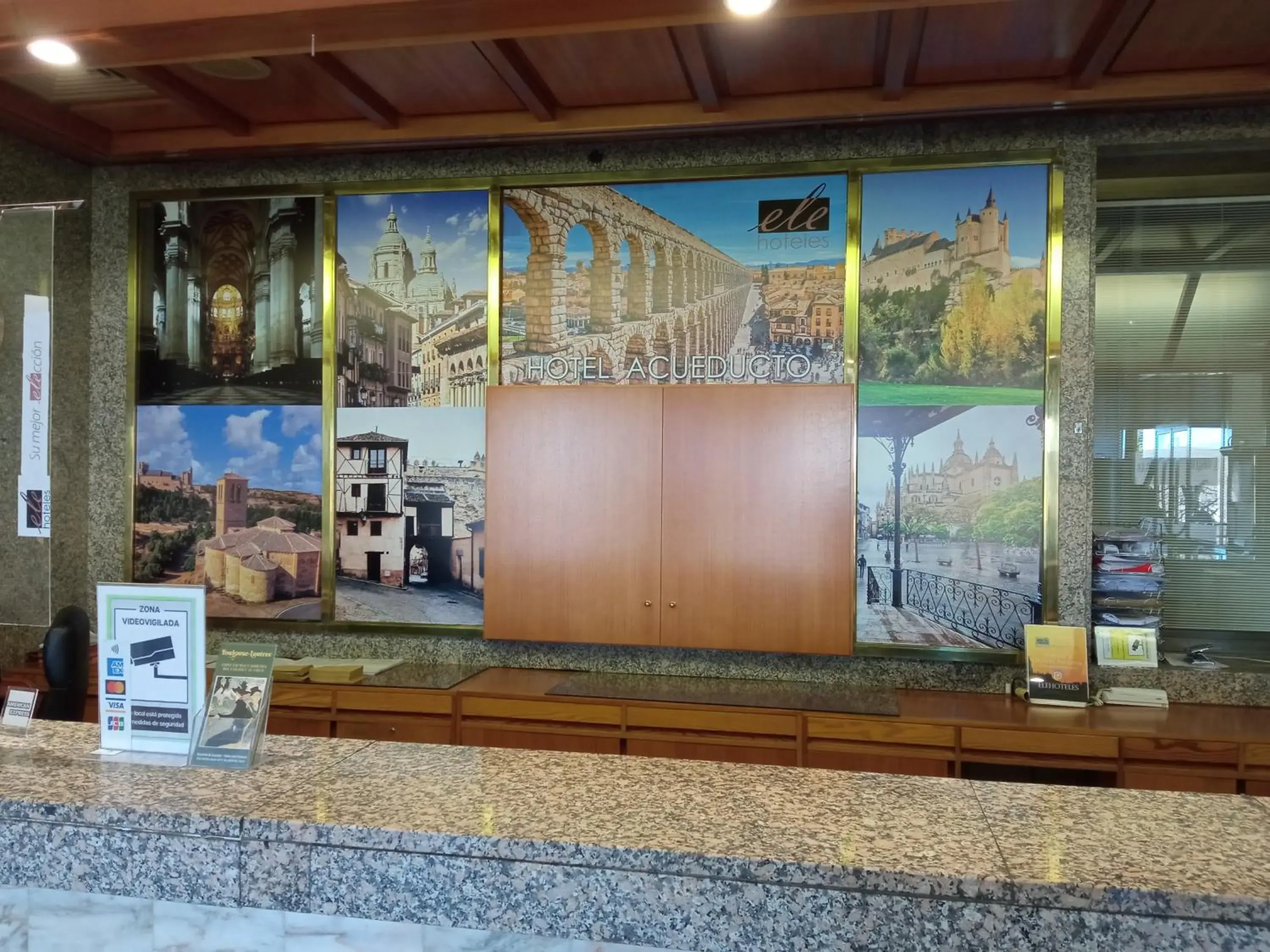 Lobby or reception in Hotel ELE Acueducto Lobby or reception in Hotel ELE Acueducto