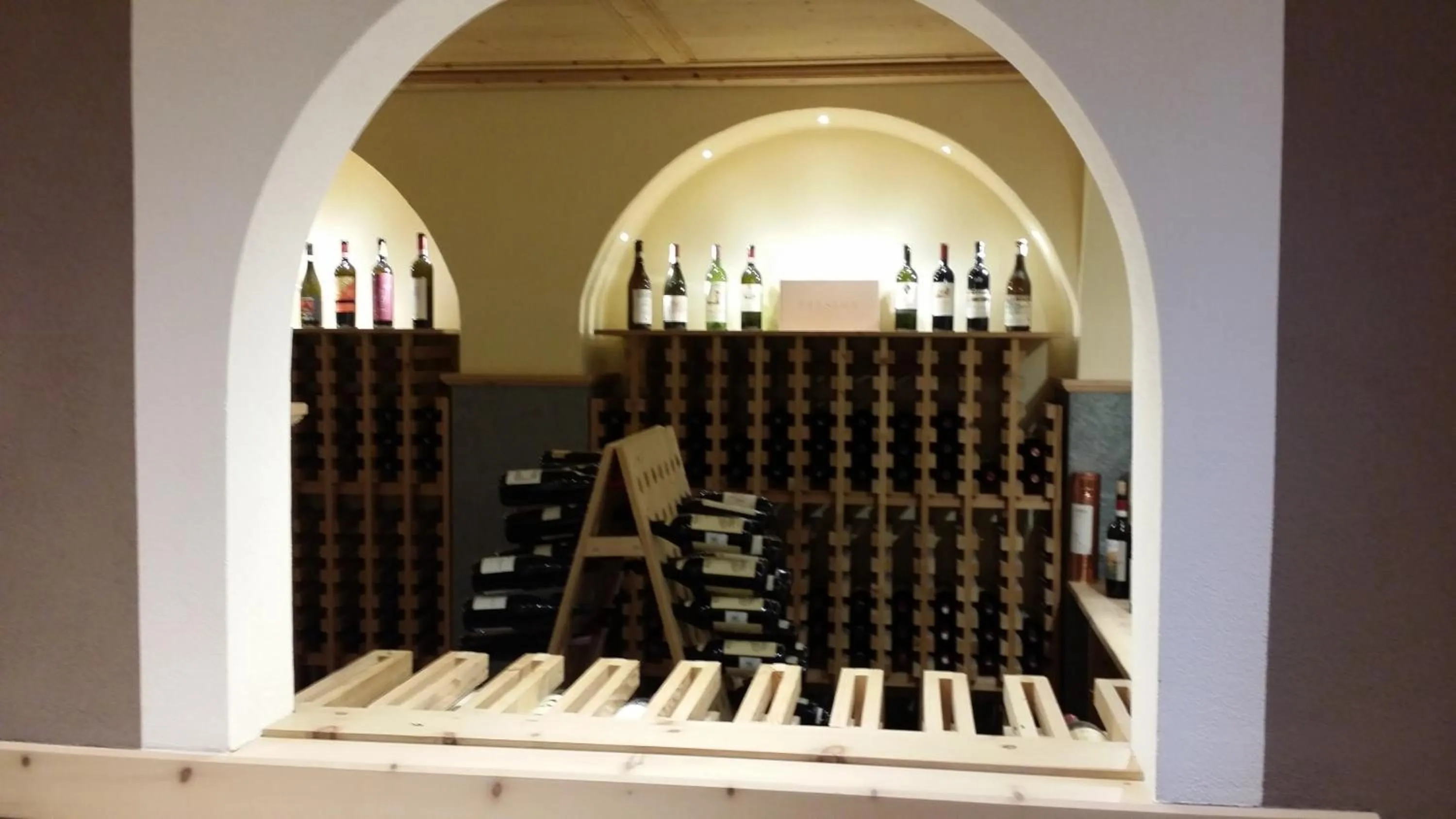 Restaurant/places to eat in Hotel Alba