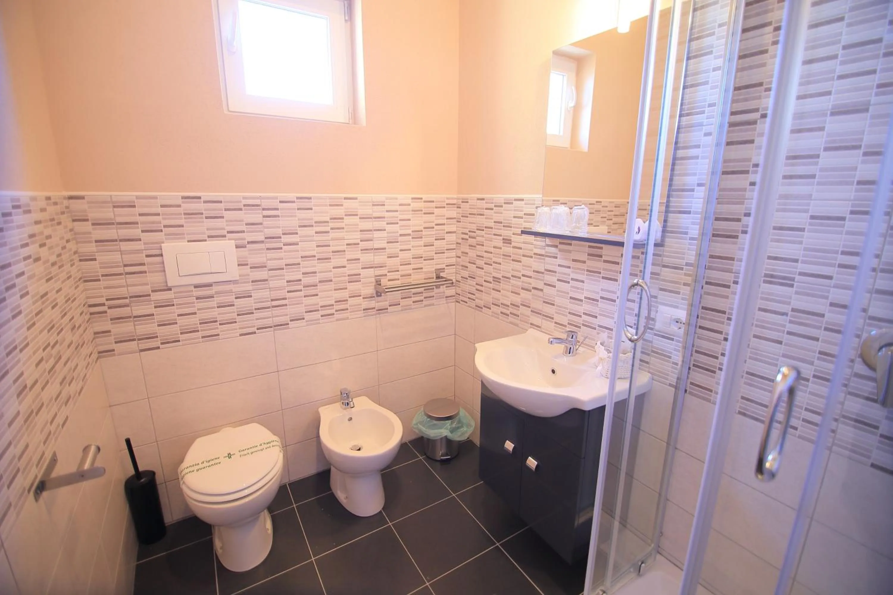 Bathroom in Gioeni ventidue