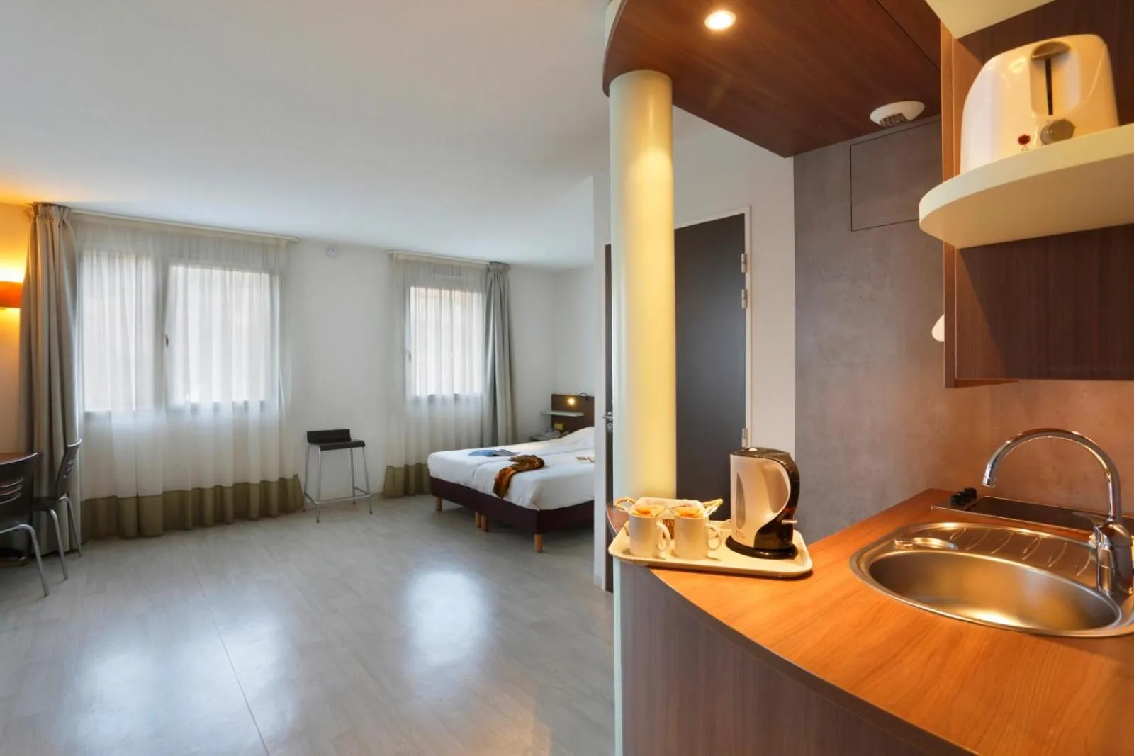 Bed in Suite Home Apt Luberon