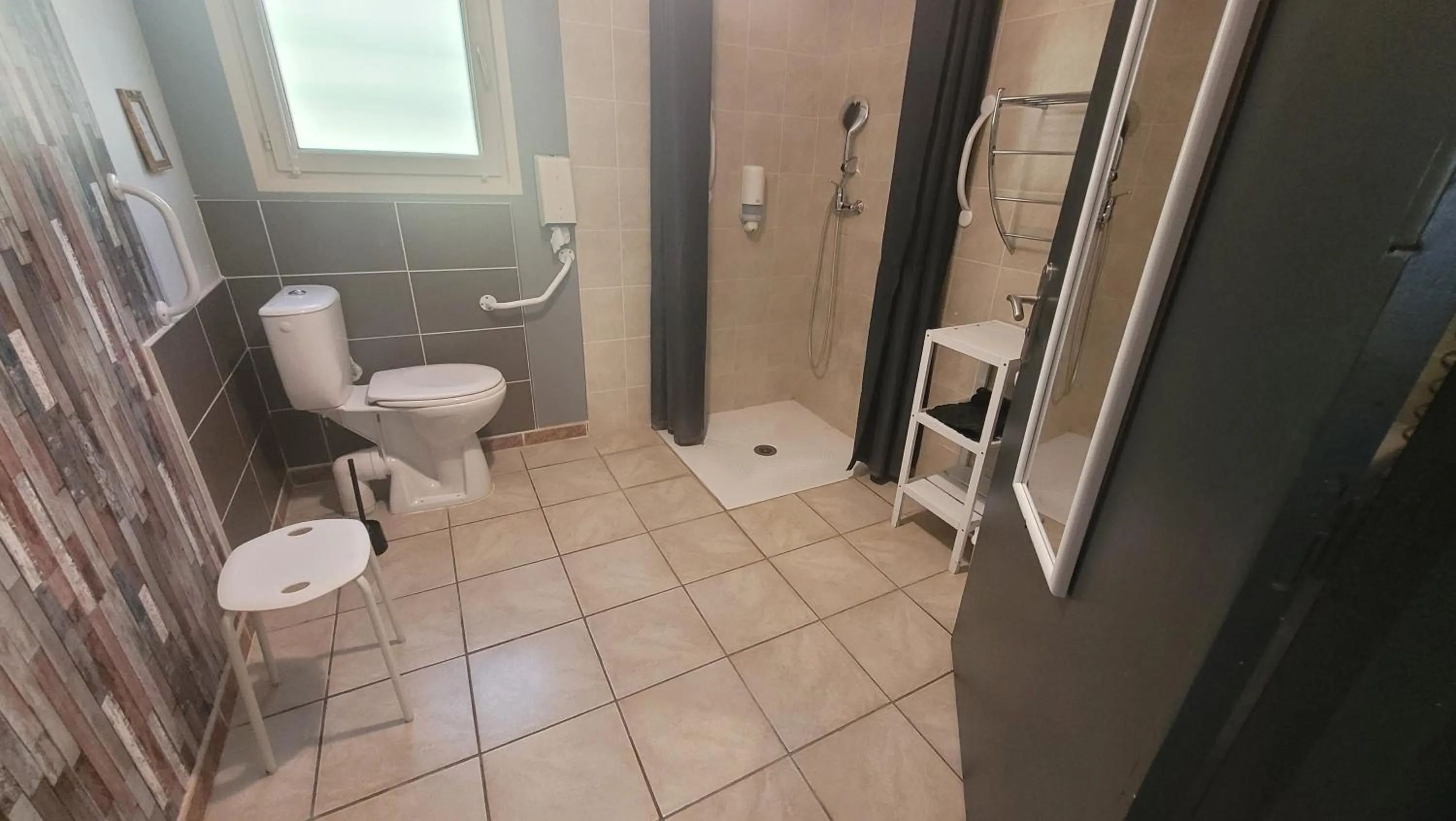 Bathroom in Hotel La Peyrade