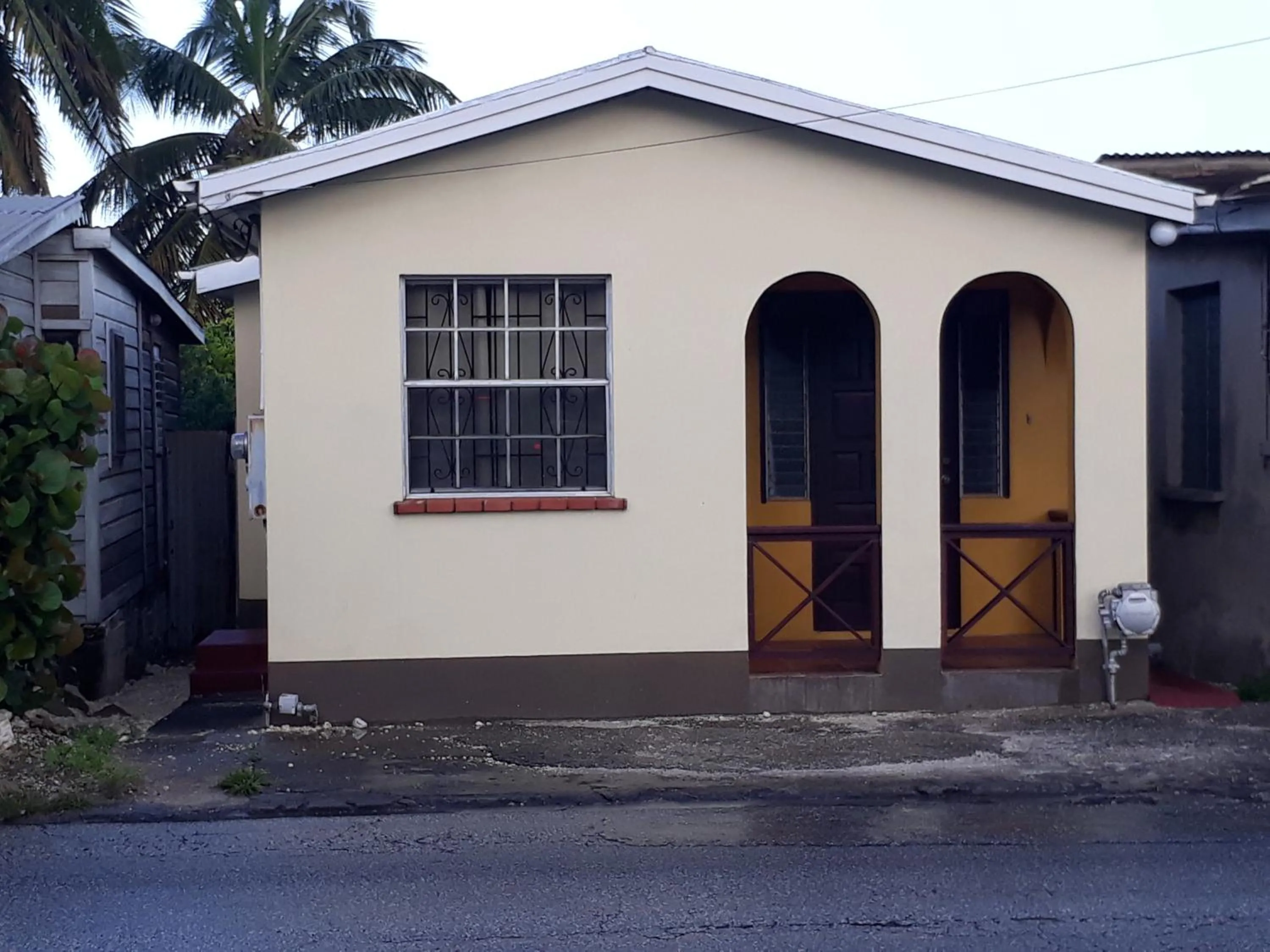 Darrel Cot Beachfront Cottage