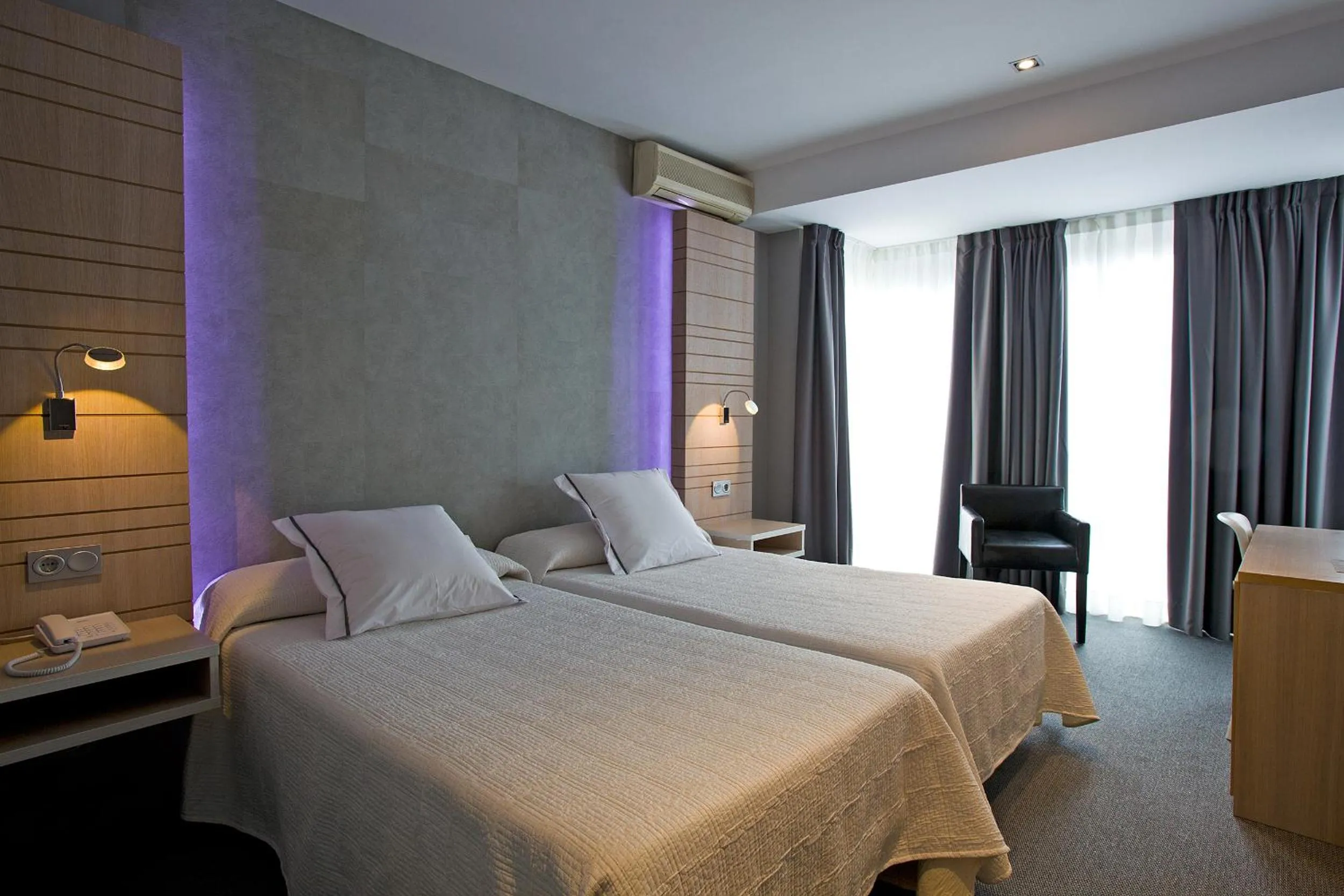 Photo of the whole room, Bed in Hotel Castillo