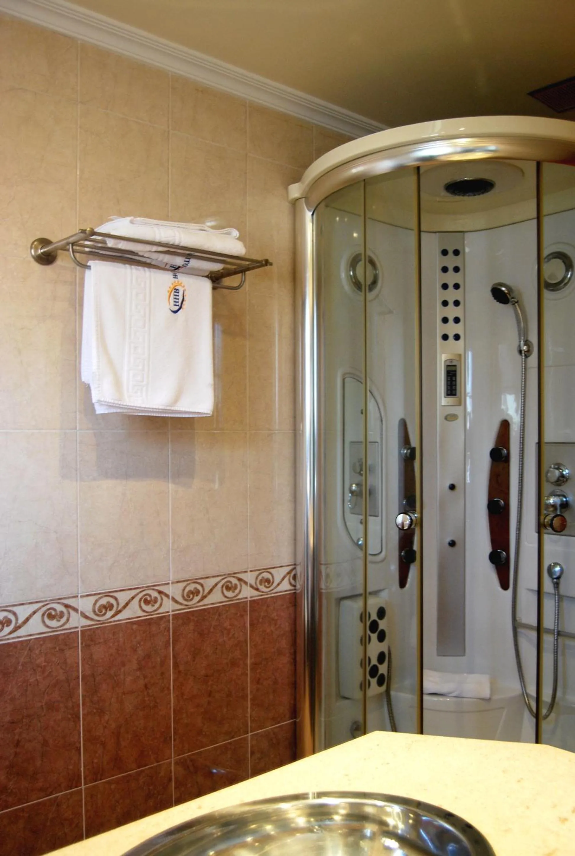 Shower in Hotel HHB Pontevedra Confort