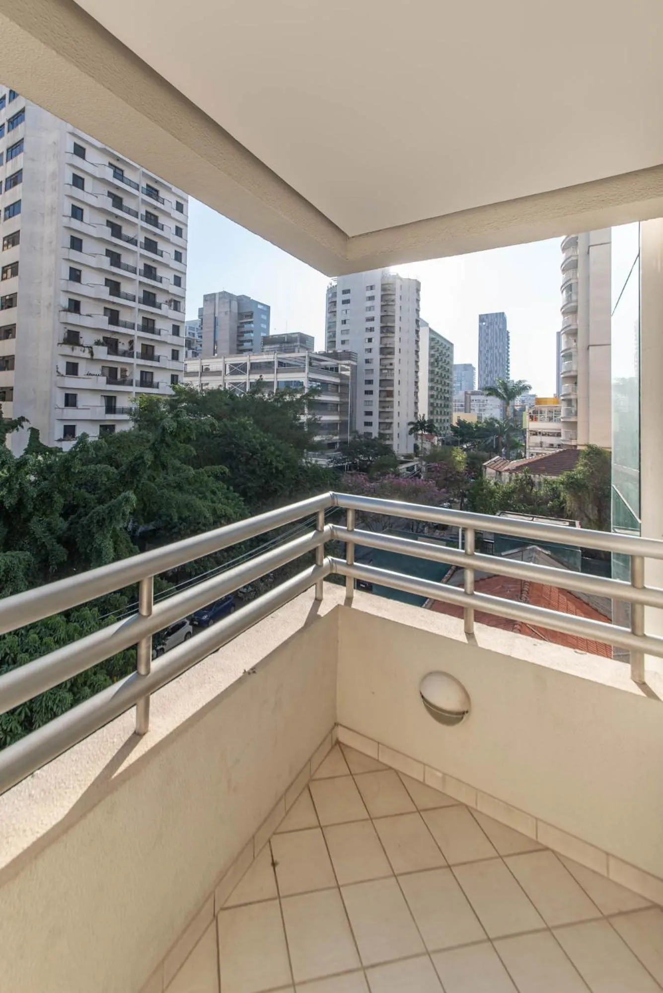 CHARMOSO FLAT NA OSCAR FREIRE