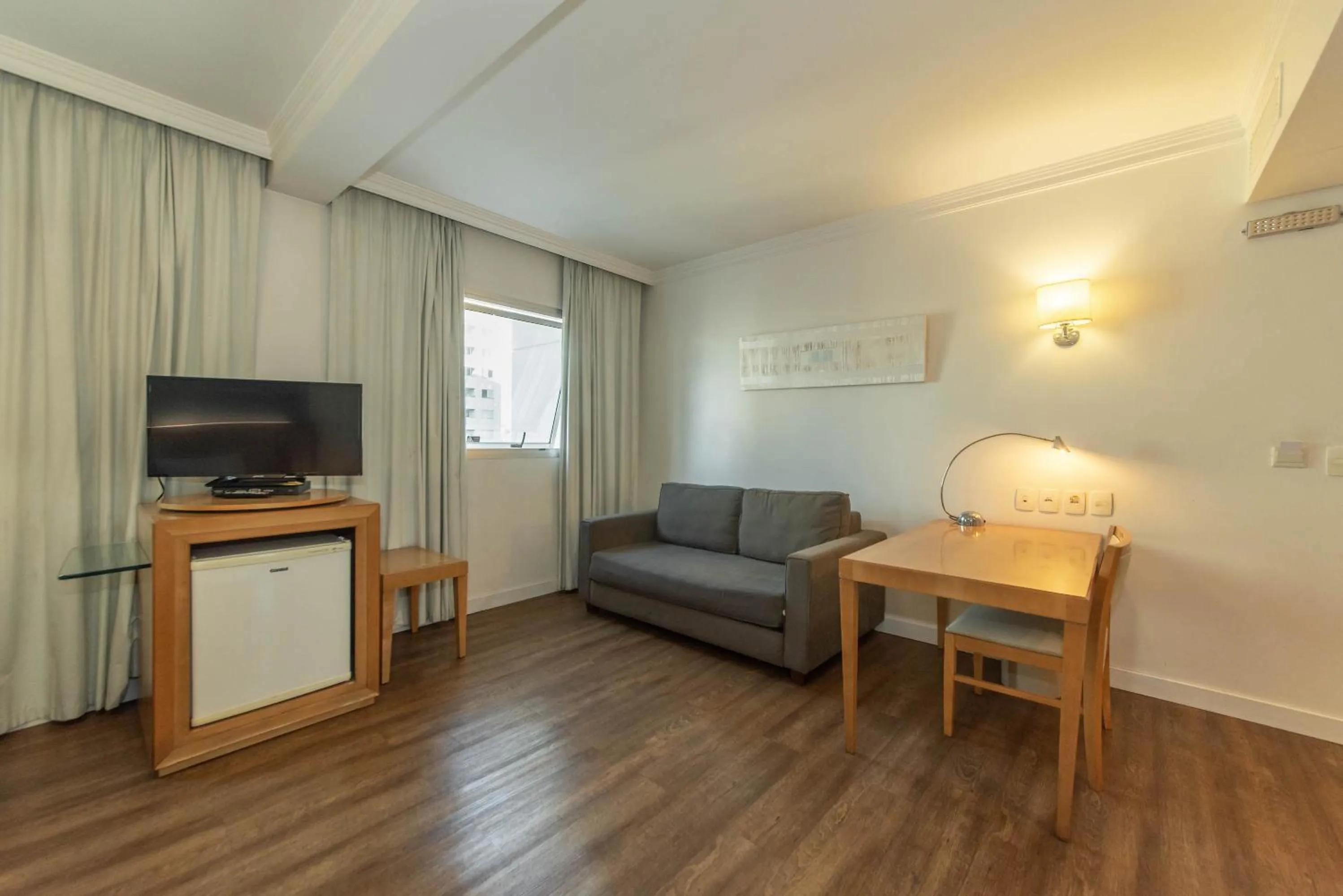 CHARMOSO FLAT NA OSCAR FREIRE