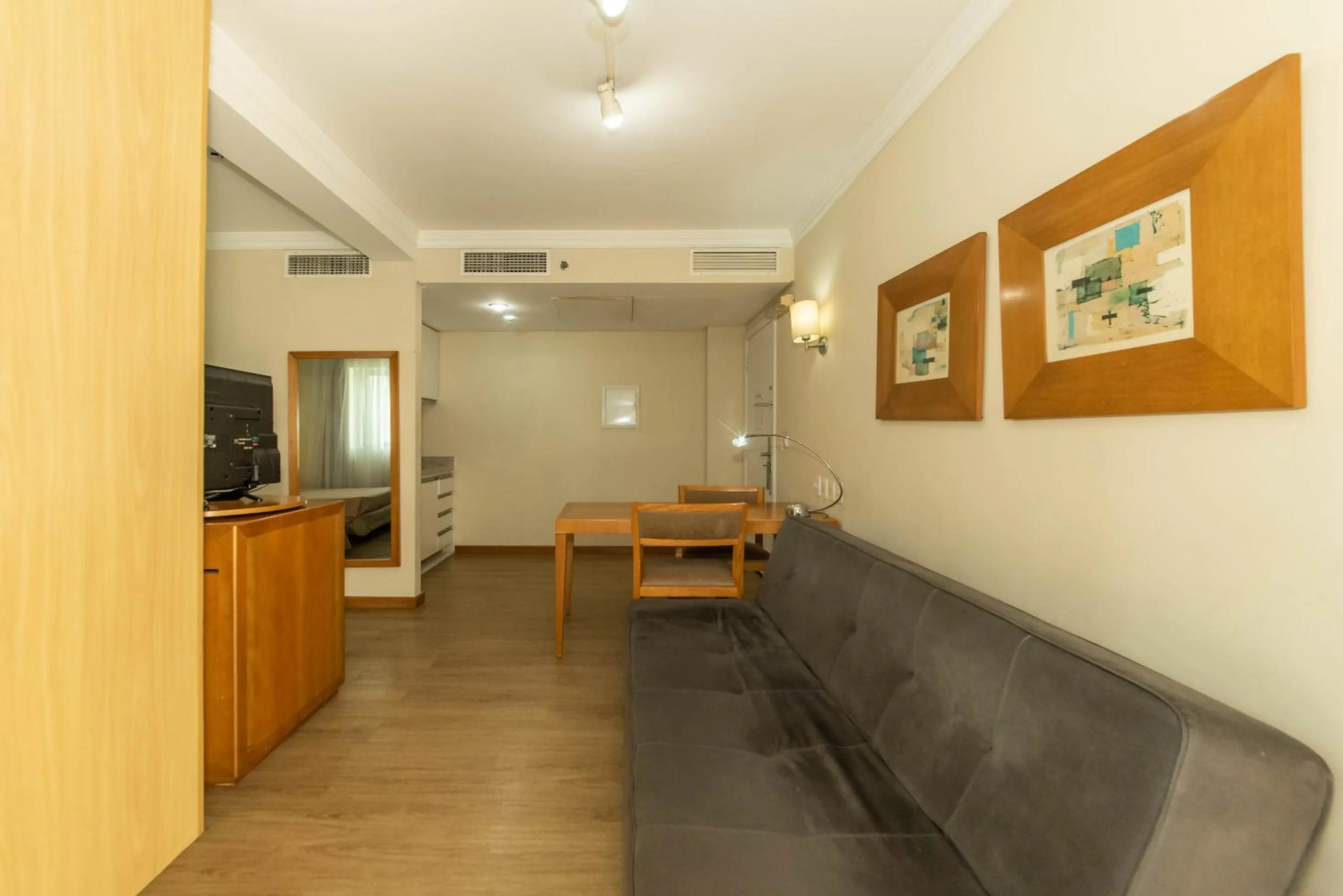 CHARMOSO FLAT NA OSCAR FREIRE