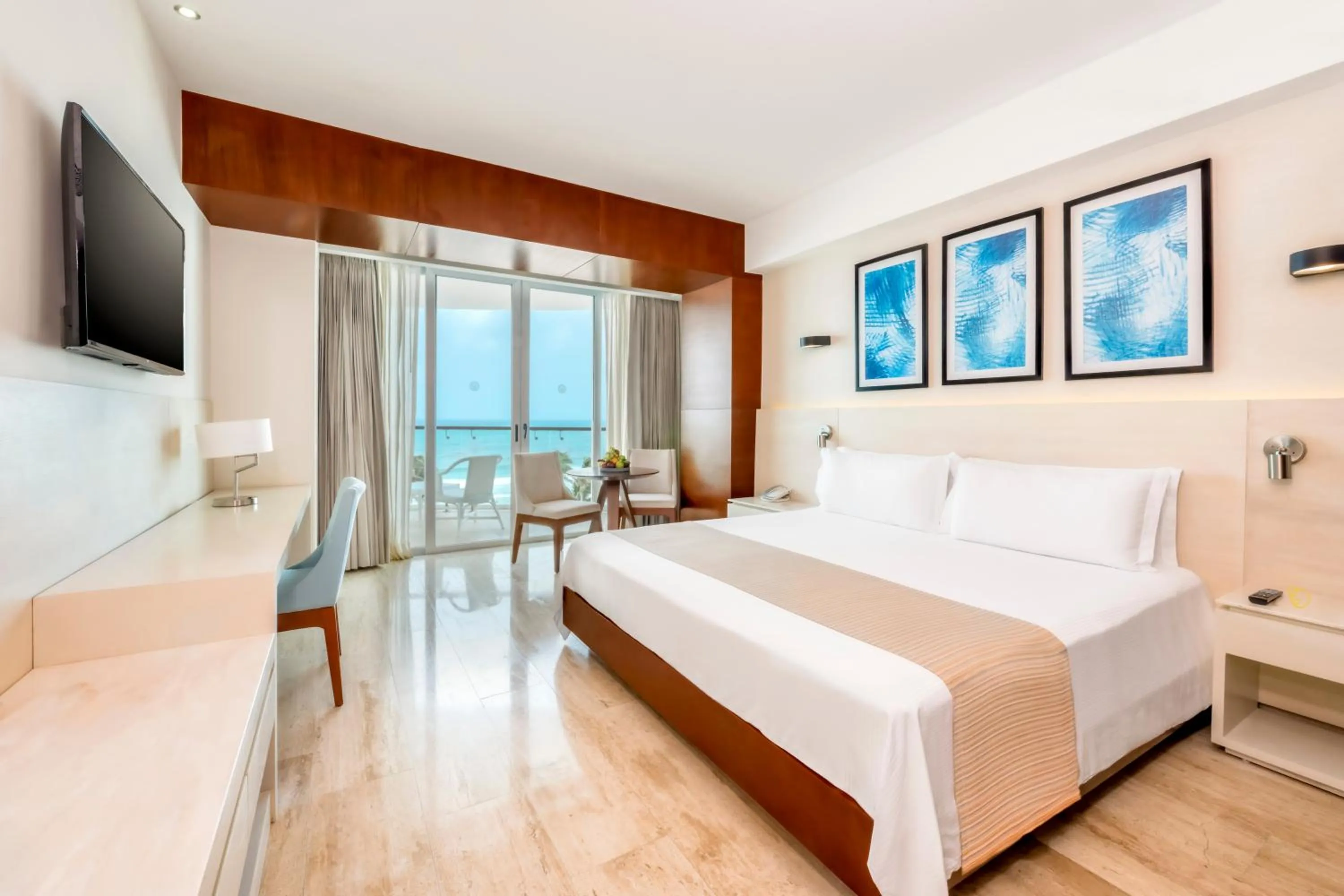 Bed in Altitude at Krystal Grand Cancun - All Inclusive