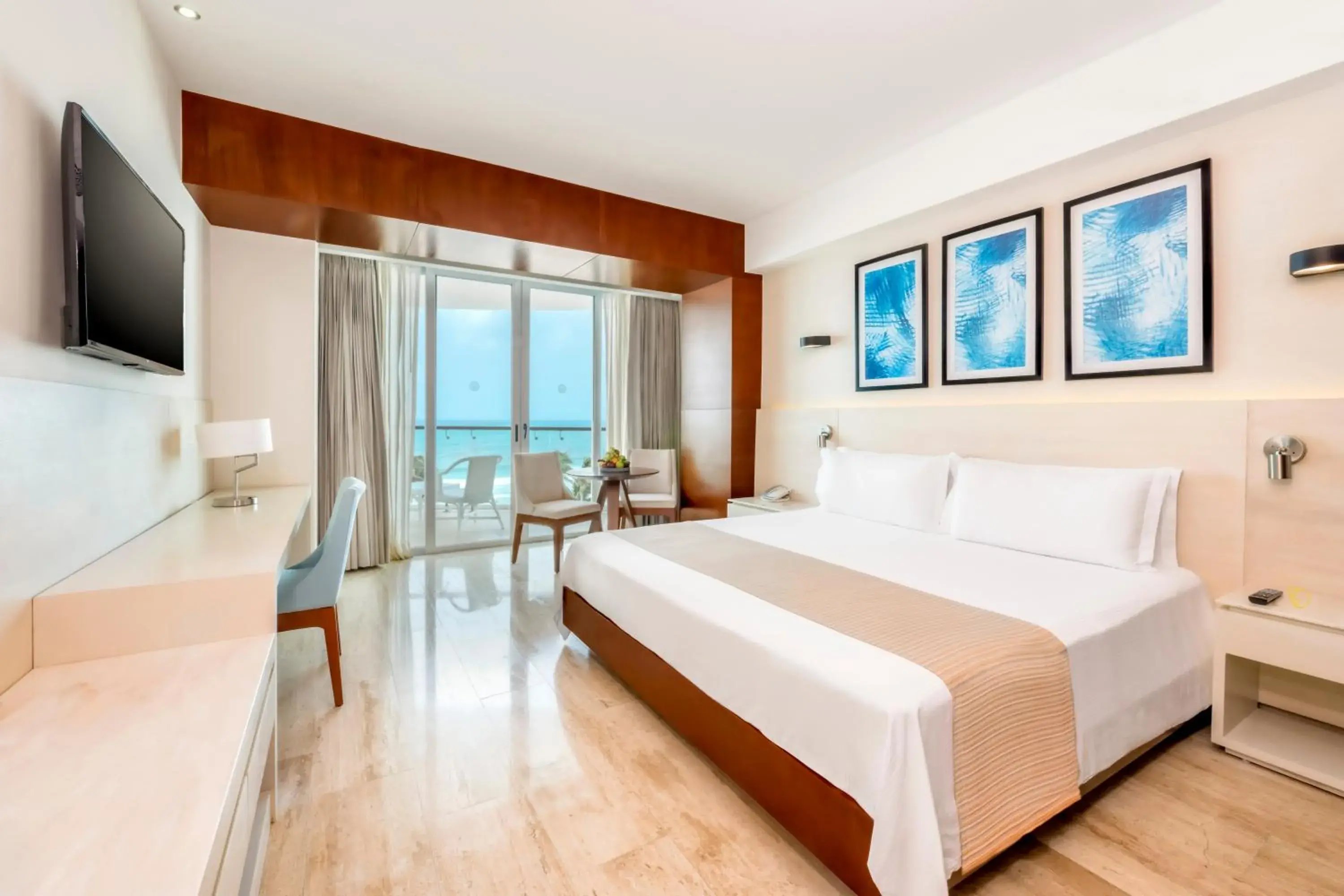 Altitude Suite ocean front - single occupancy in Altitude at Krystal Grand Cancun - All Inclusive Altitude Suite ocean front - single occupancy in Altitude at Krystal Grand Cancun - All Inclusive