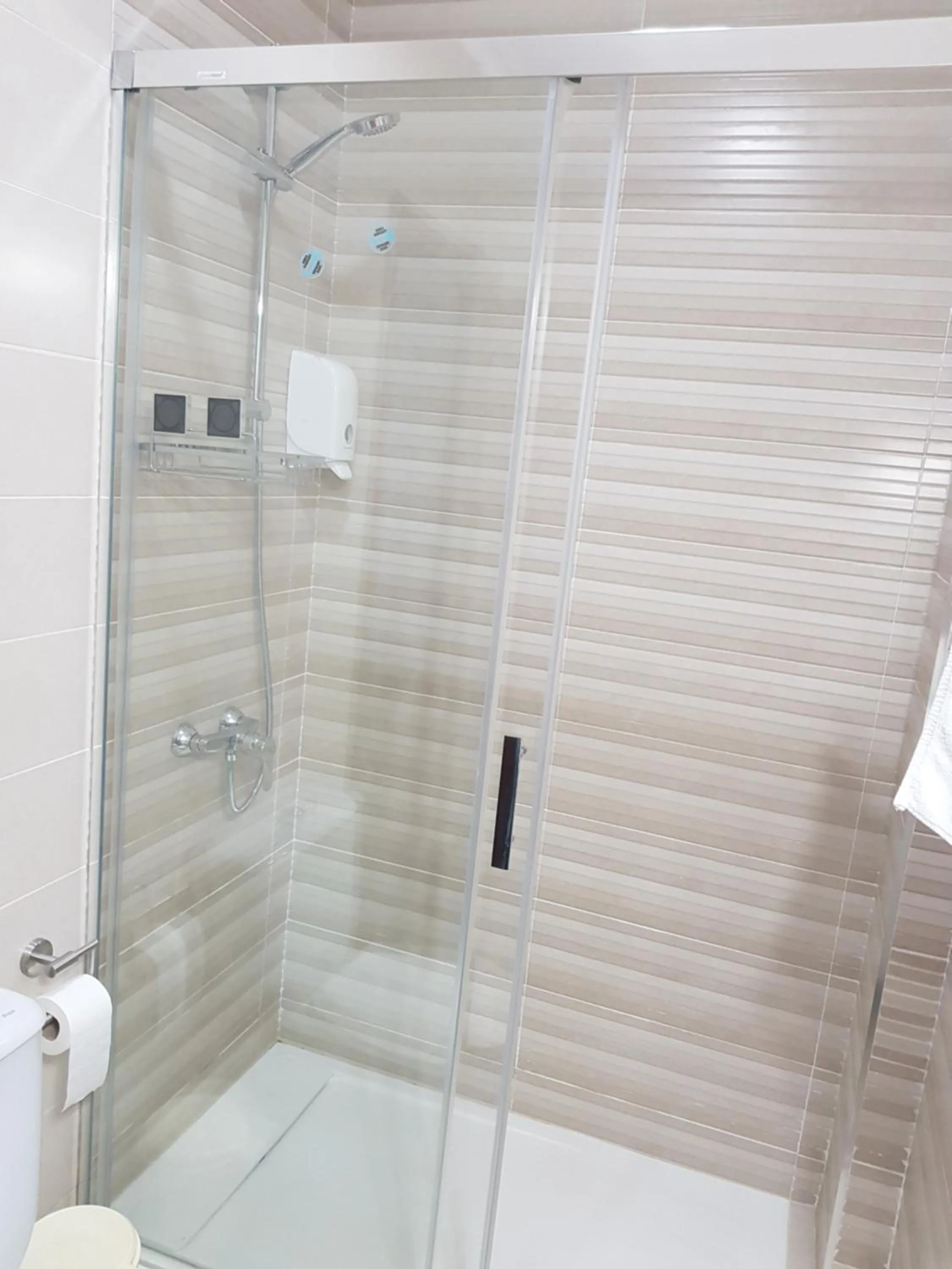 Shower in Hotel La Noria