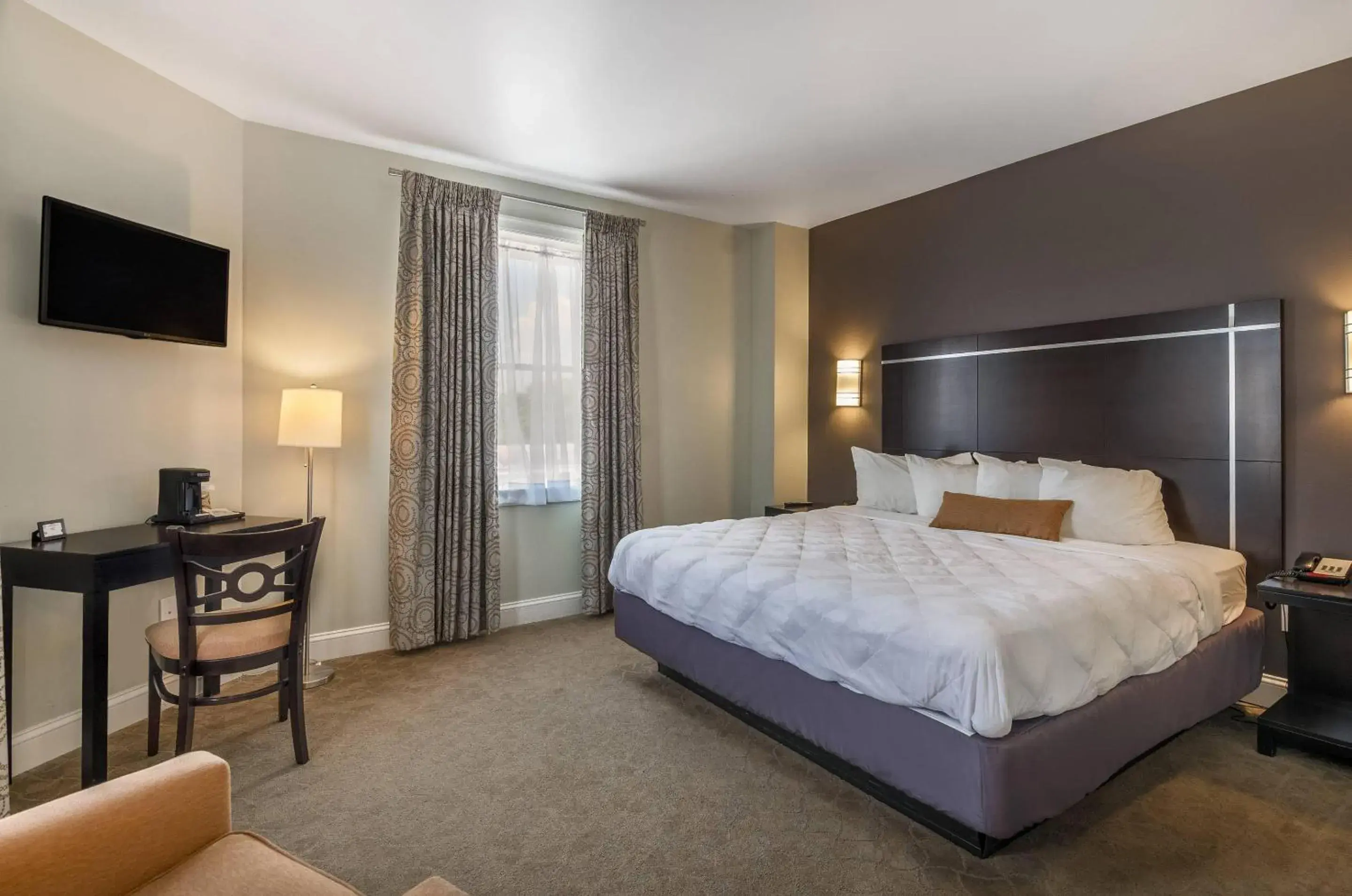 King Room - Non-Smoking in The Gin Hotel, an Ascend Collection Hotel King Room - Non-Smoking in The Gin Hotel, an Ascend Collection Hotel