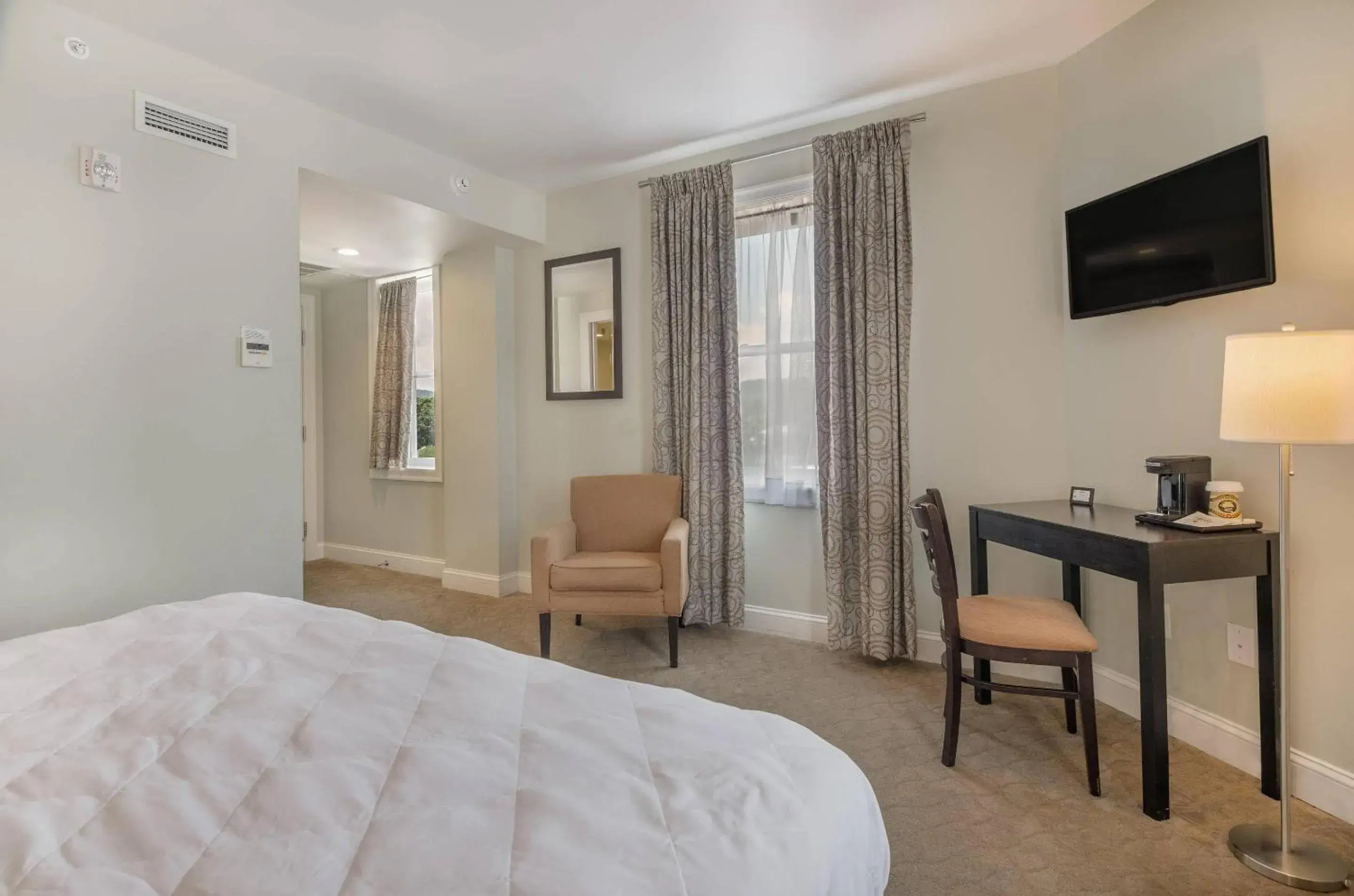 Bedroom, Bed in The Gin Hotel, an Ascend Collection Hotel Bedroom, Bed in The Gin Hotel, an Ascend Collection Hotel