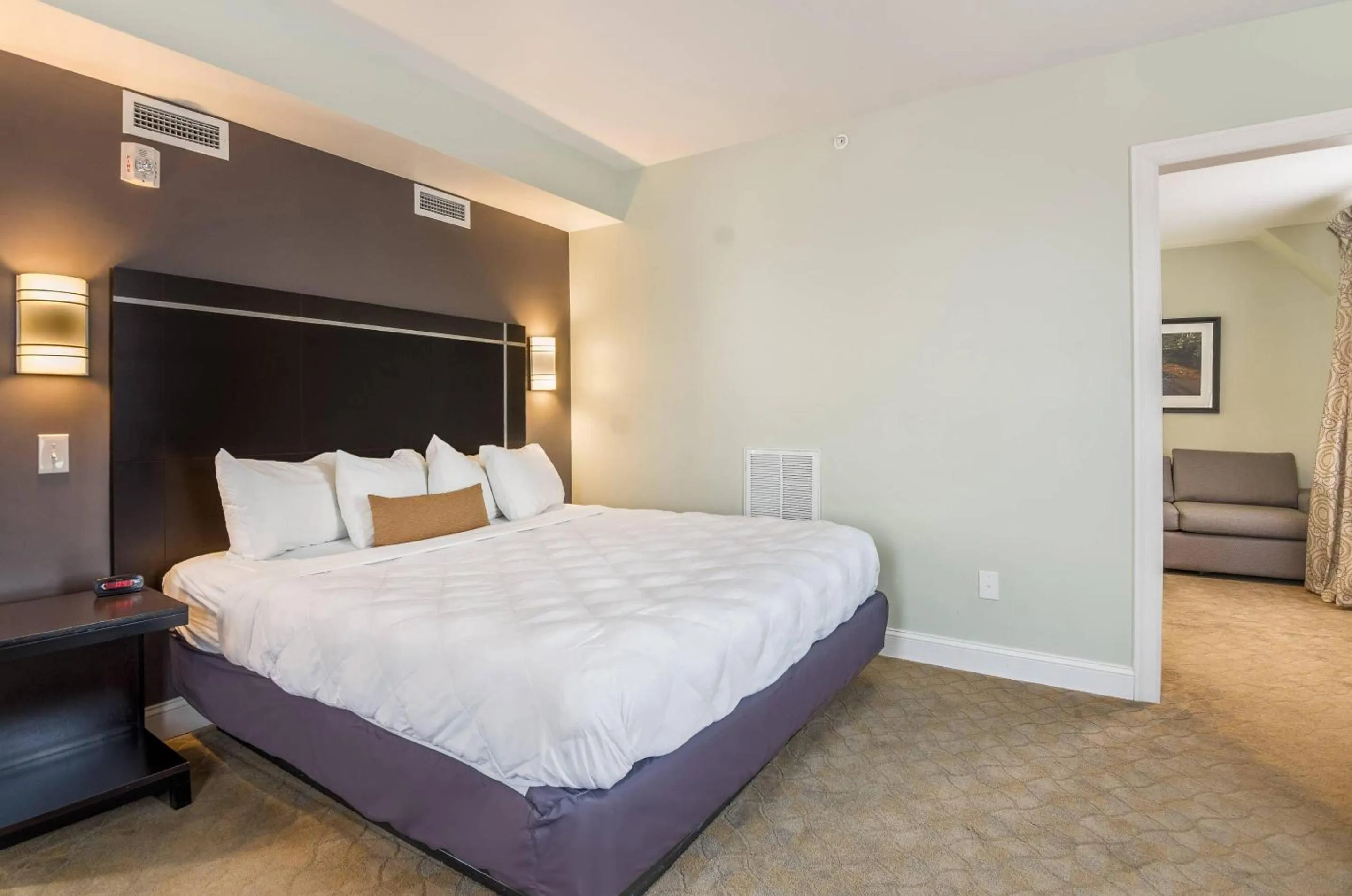 Bedroom, Bed in The Gin Hotel, an Ascend Collection Hotel