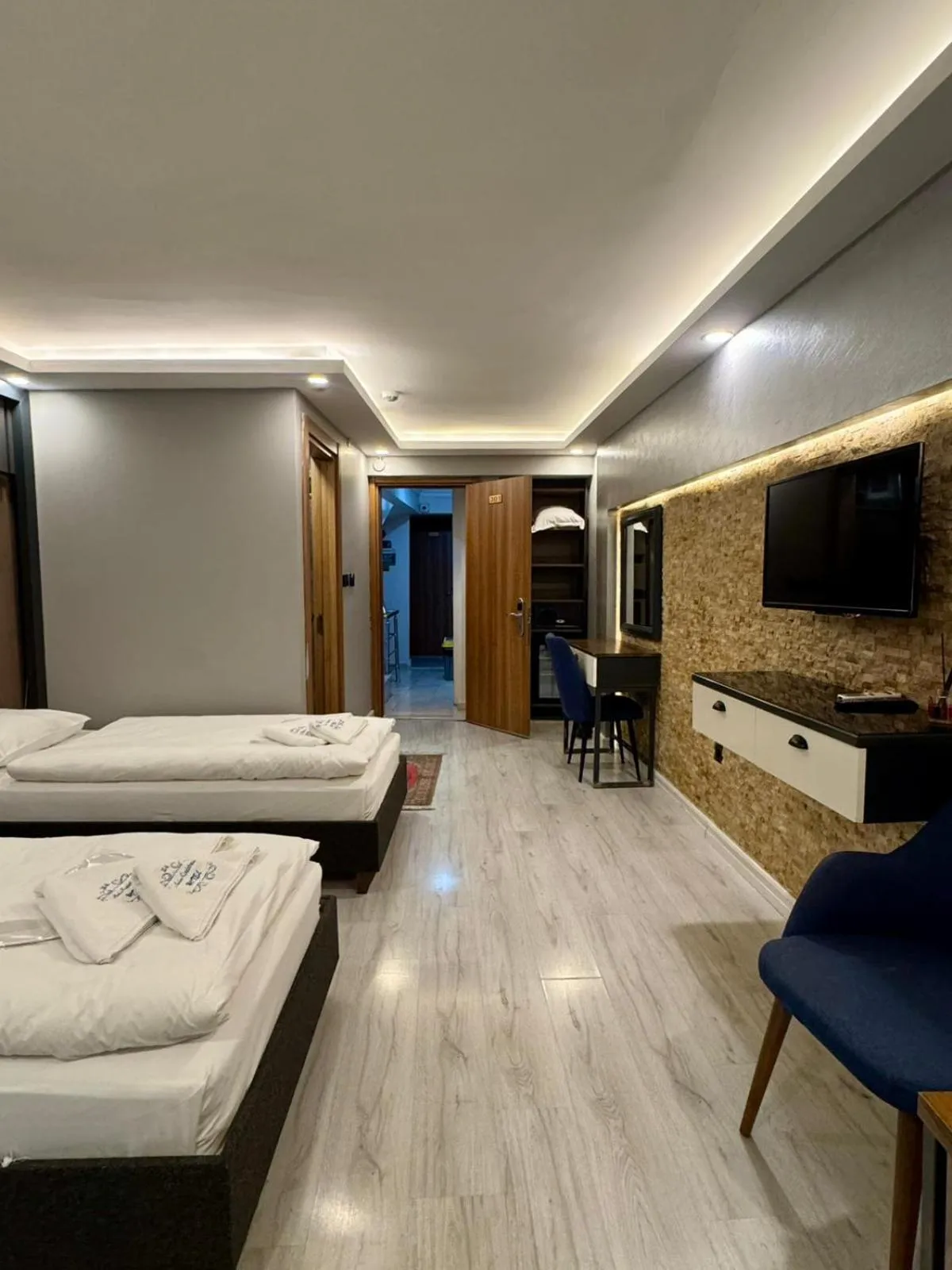 Photo of the whole room, Bed in Sirkeci Quietness Hotel