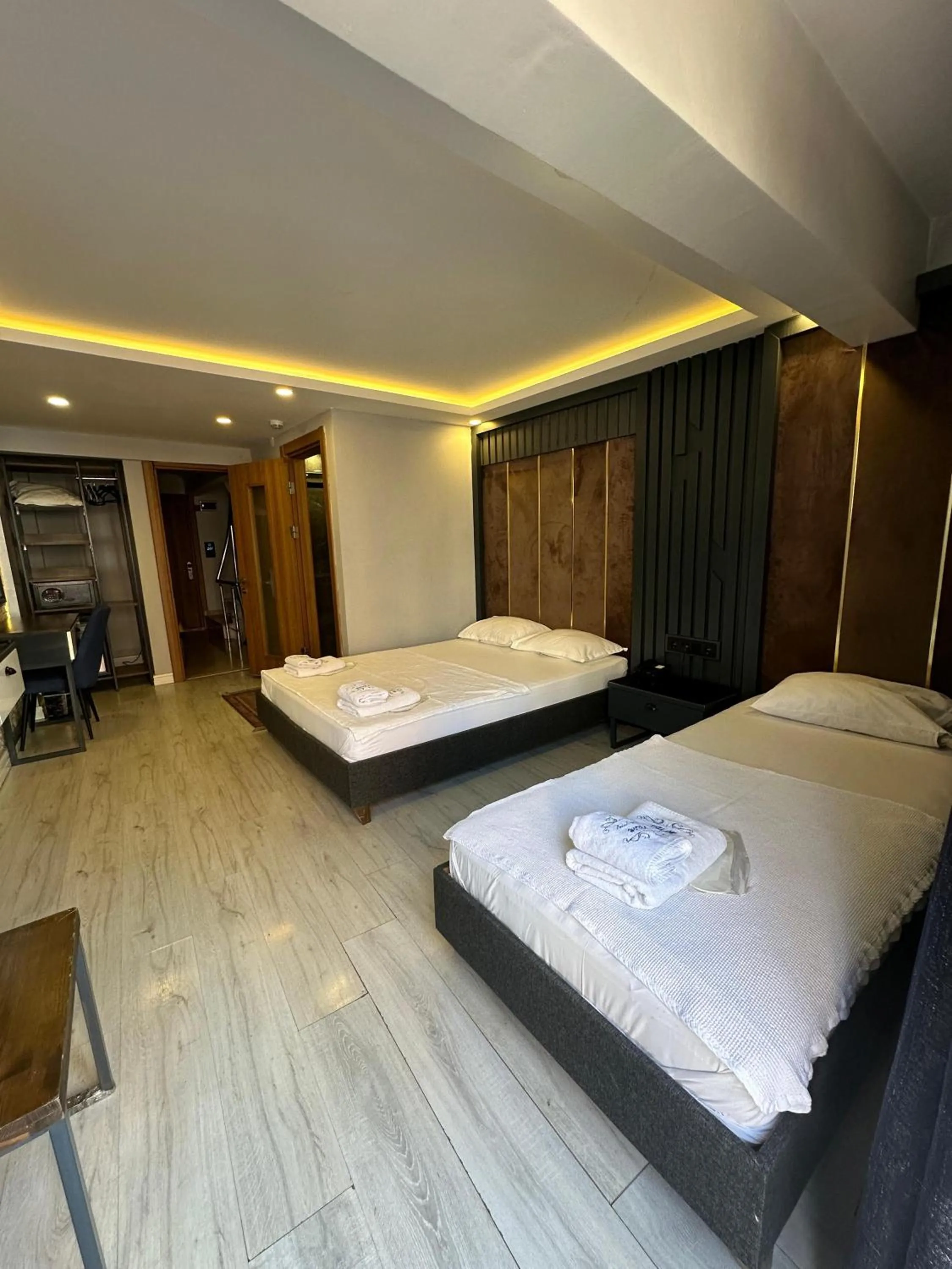 Photo of the whole room, Bed in Sirkeci Quietness Hotel