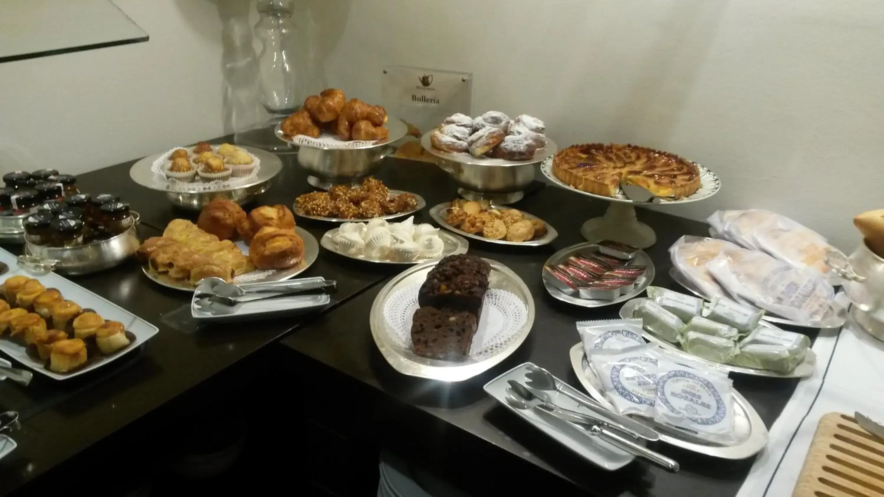 Breakfast in Parador de Granada Breakfast in Parador de Granada