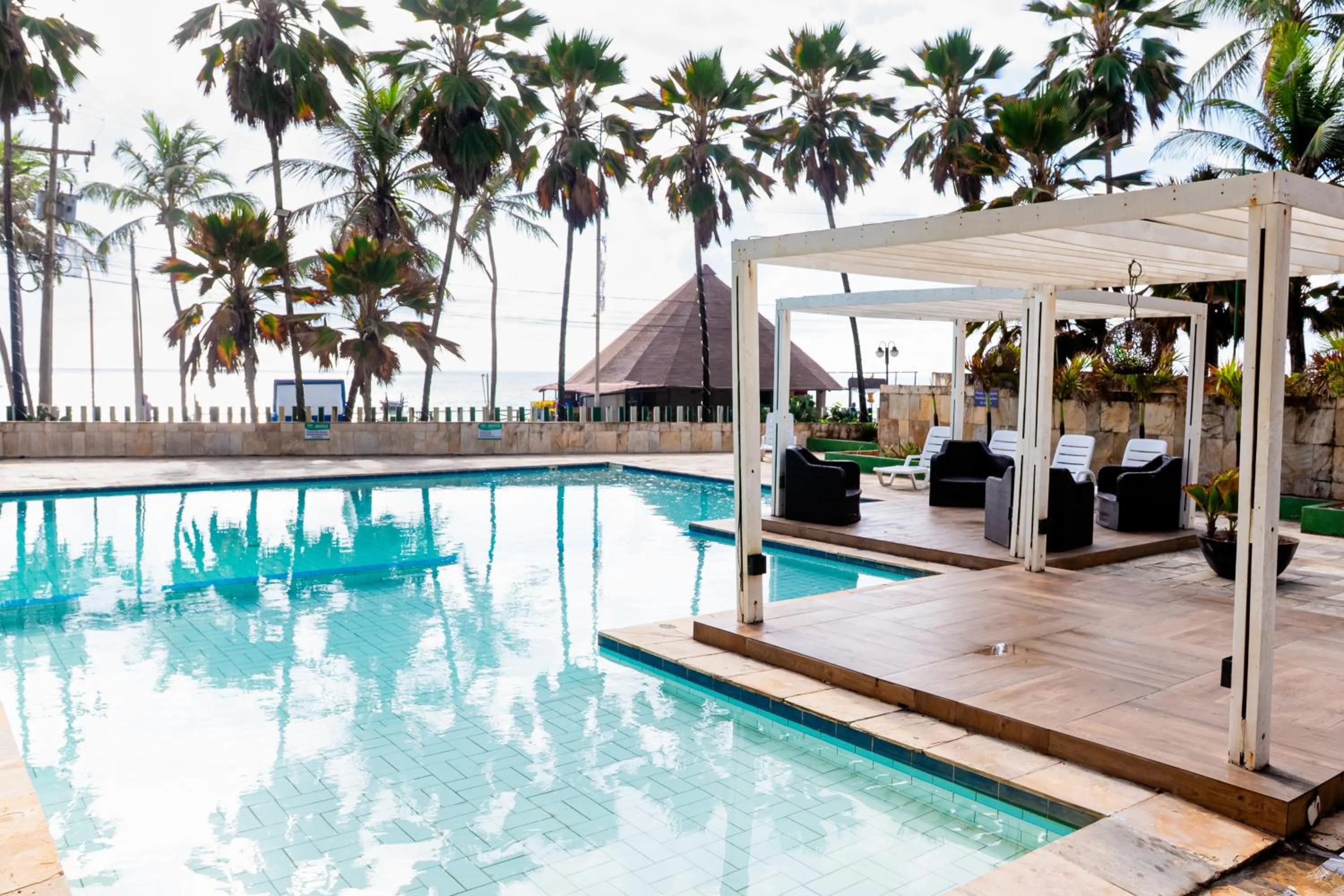 Swimming pool in Matsubara Acqua Park Hotel
