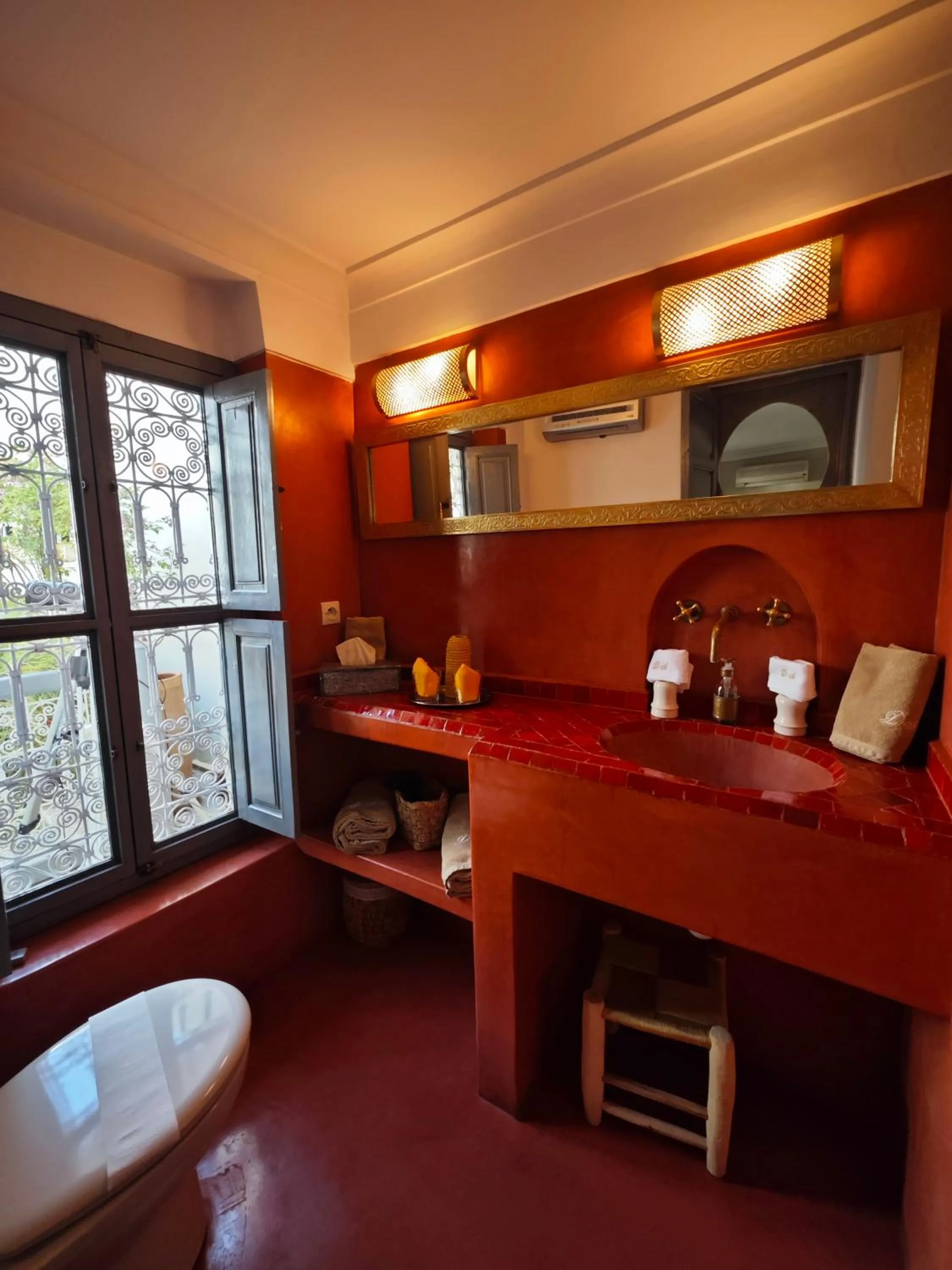 Bathroom in Dar Andamaure