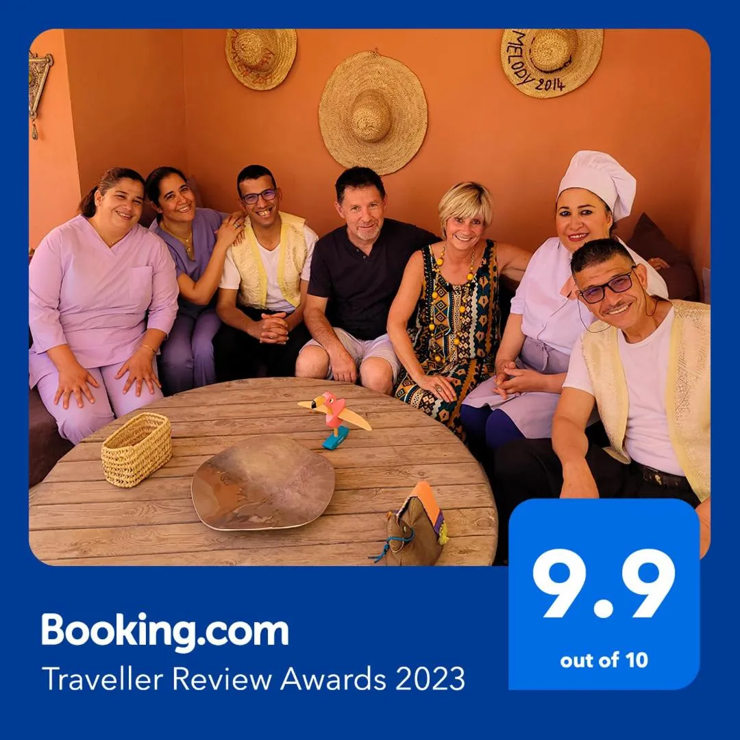 Staff in Dar Andamaure