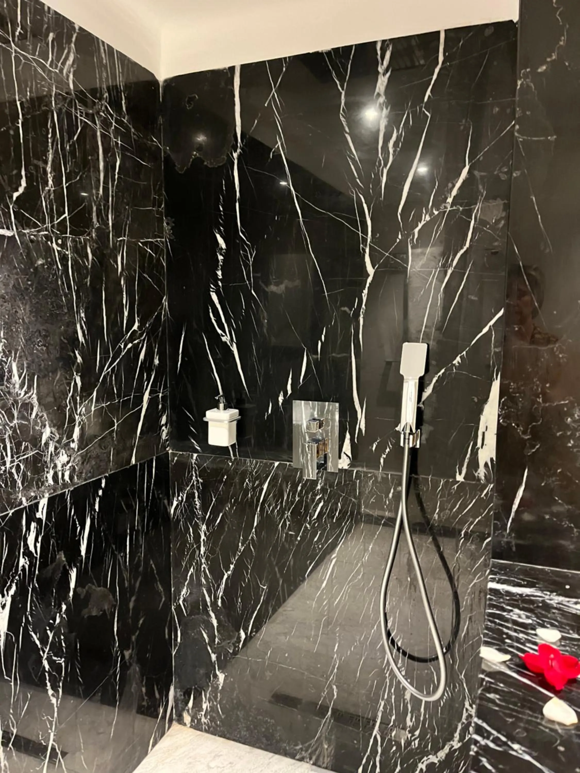 Shower in Dar Andamaure