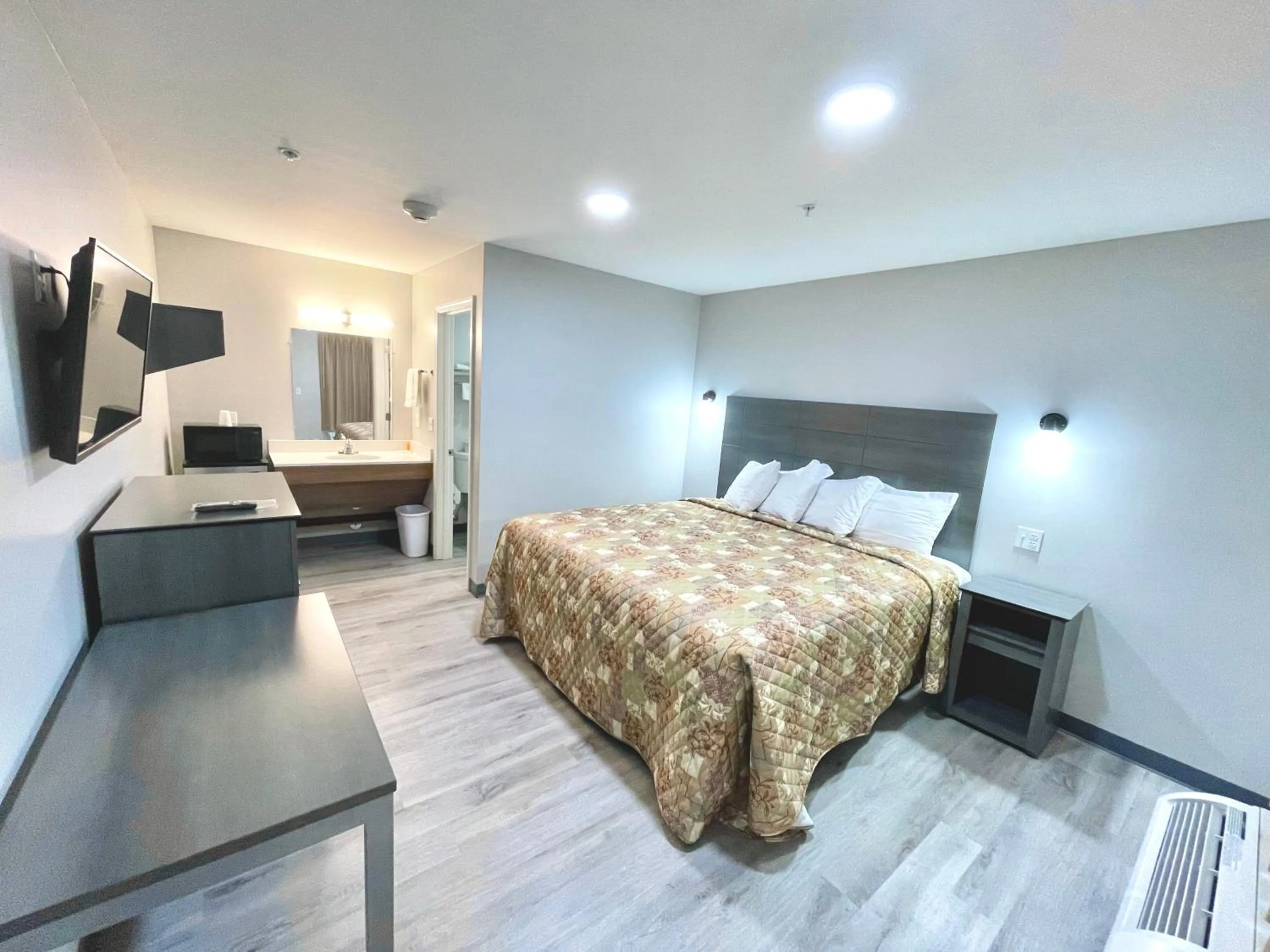 Bed in Mountain View Motel