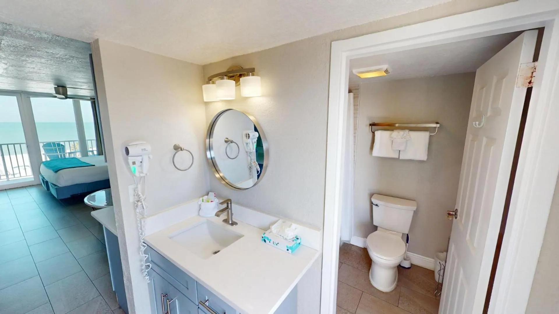 Bathroom in Island Inn Beach Resort