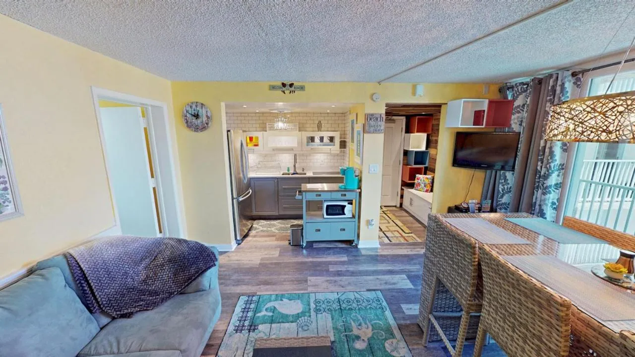 Kitchen or kitchenette in Island Inn Beach Resort