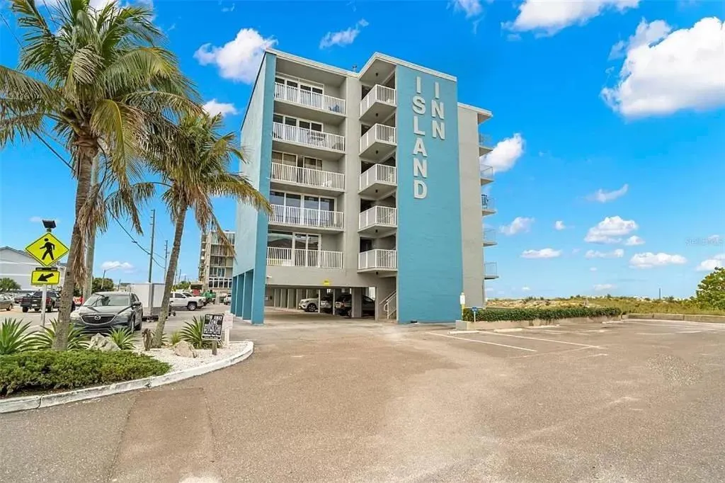 Property building in Island Inn Beach Resort