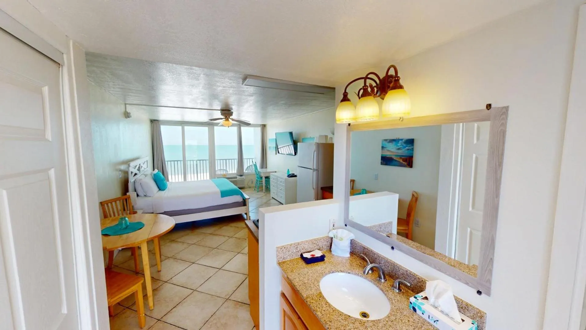 Bathroom, Bed in Island Inn Beach Resort