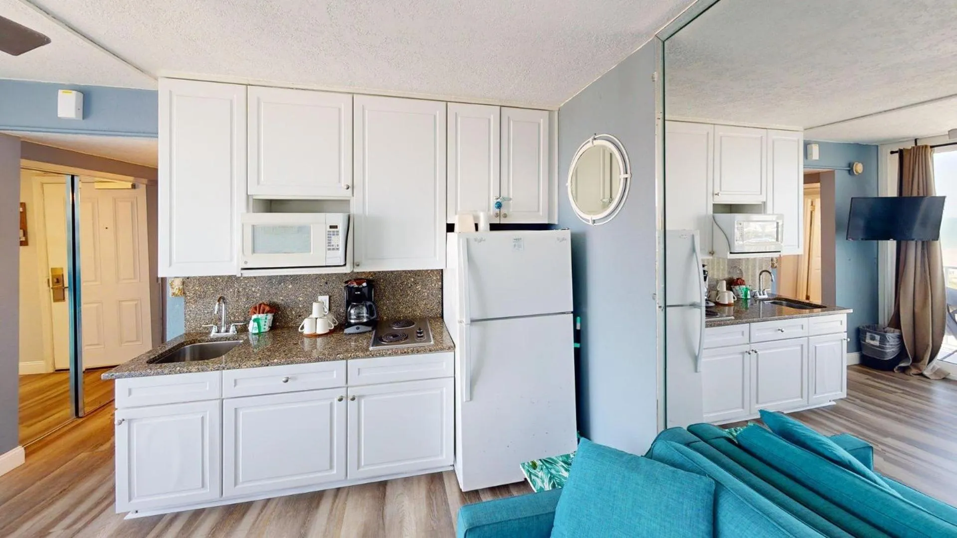 Kitchen or kitchenette in Island Inn Beach Resort