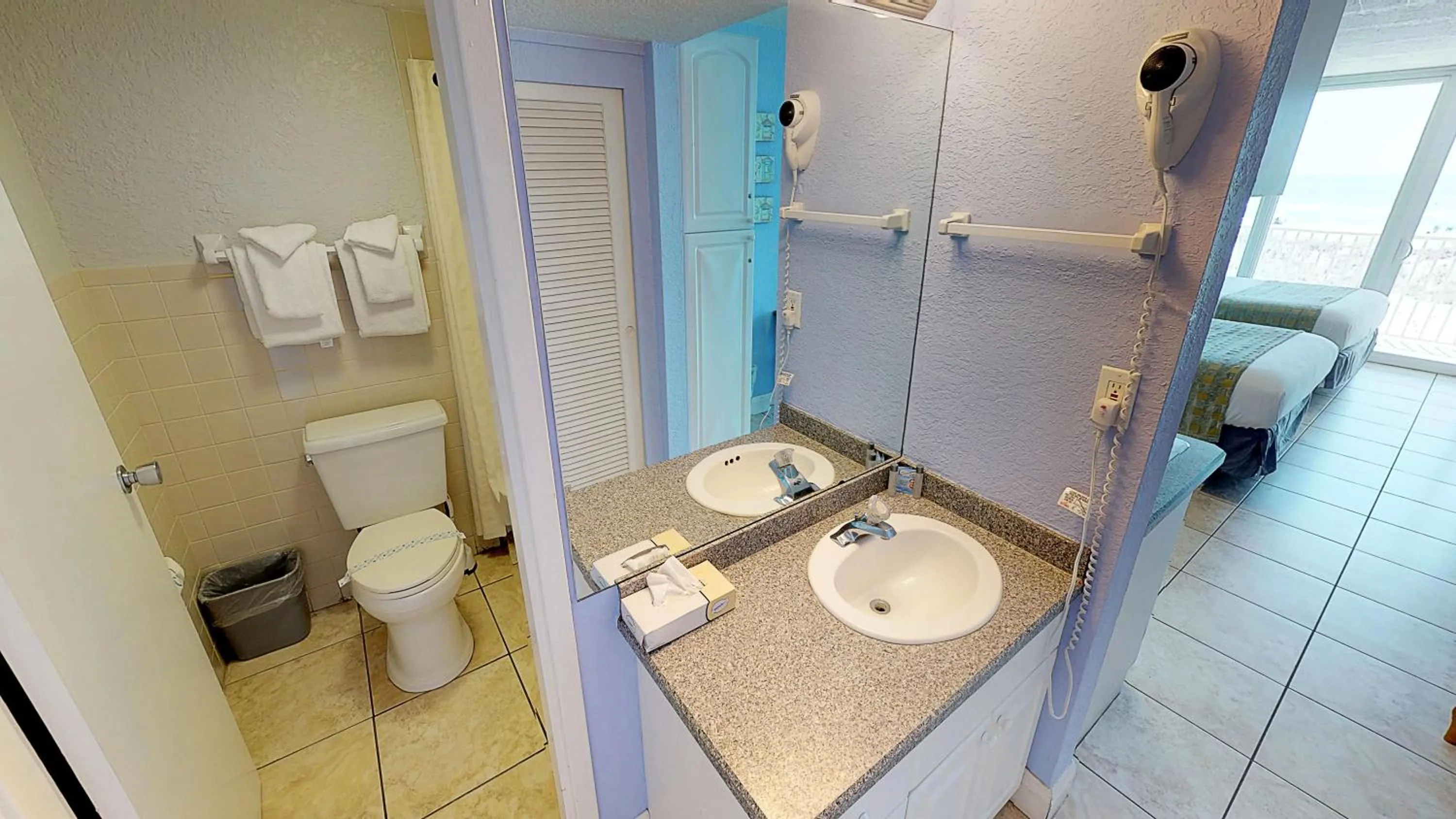 Bathroom in Island Inn Beach Resort