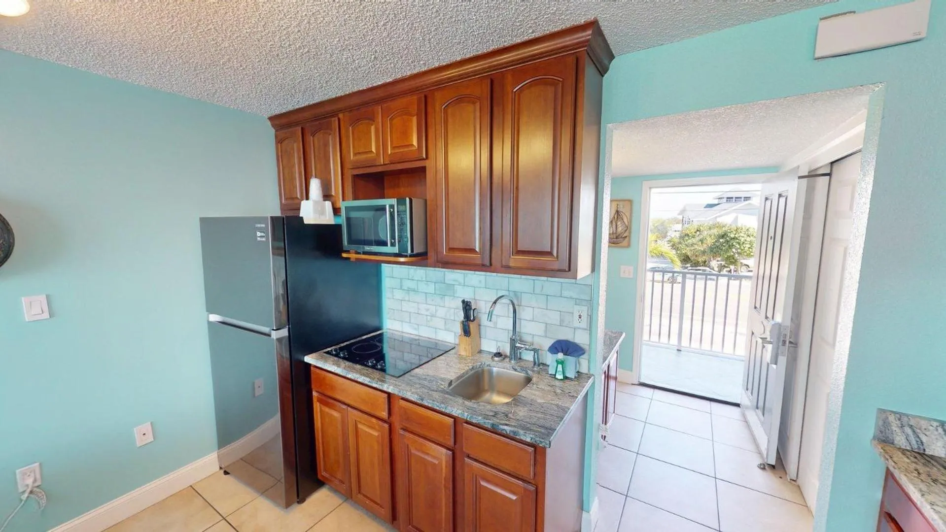 Kitchen or kitchenette in Island Inn Beach Resort
