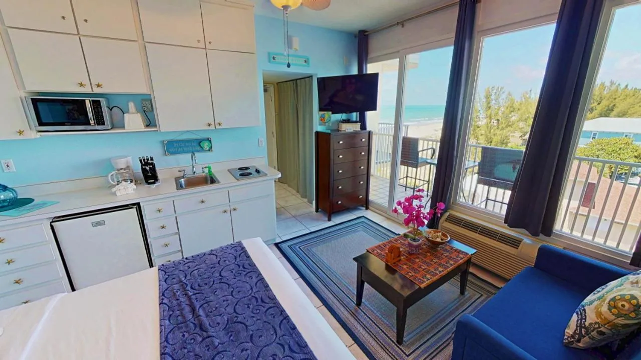 Balcony/Terrace in Island Inn Beach Resort