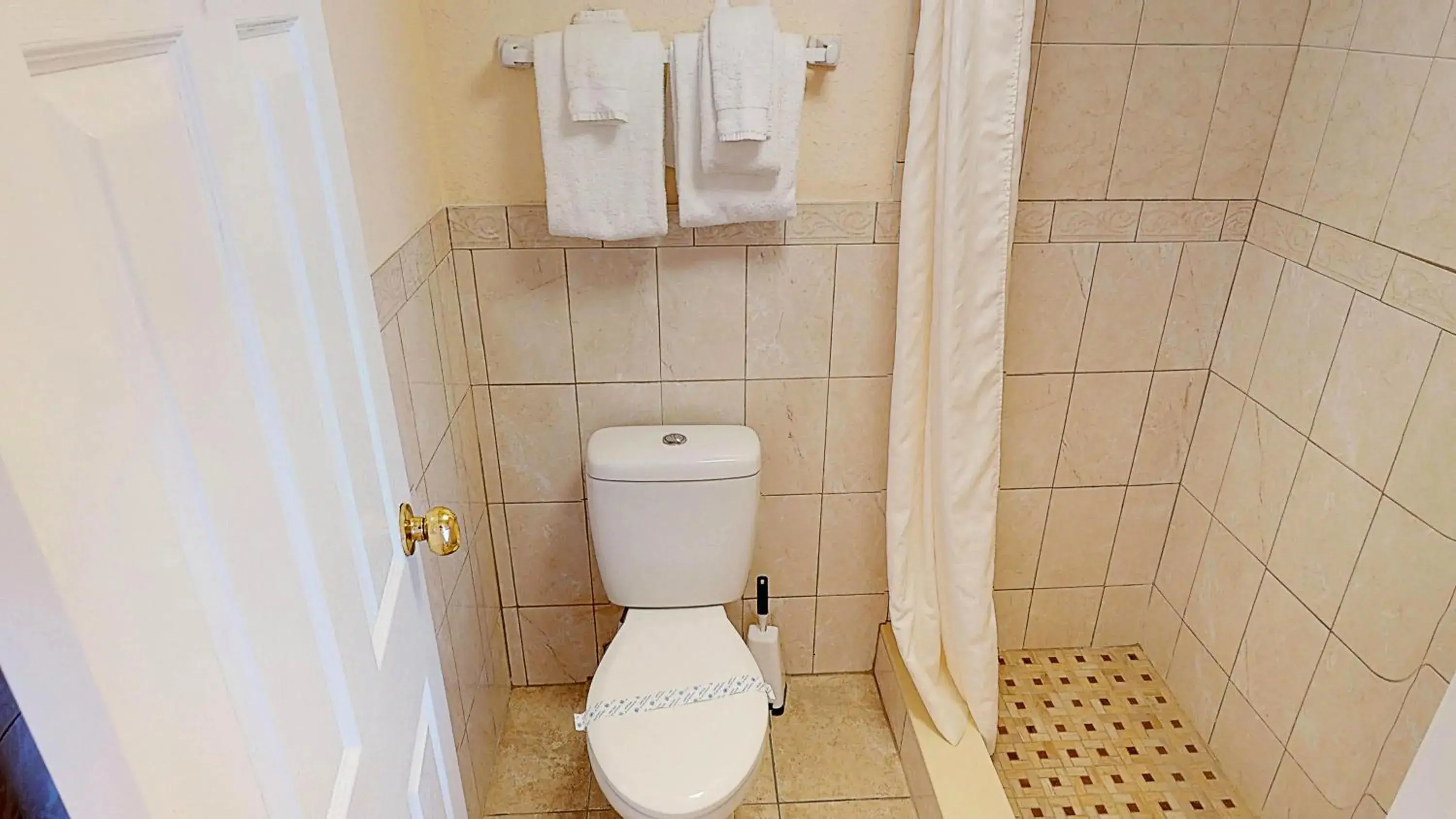 Executive 2 Double Bayview Suite - 304 in Island Inn Beach Resort Executive 2 Double Bayview Suite - 304 in Island Inn Beach Resort