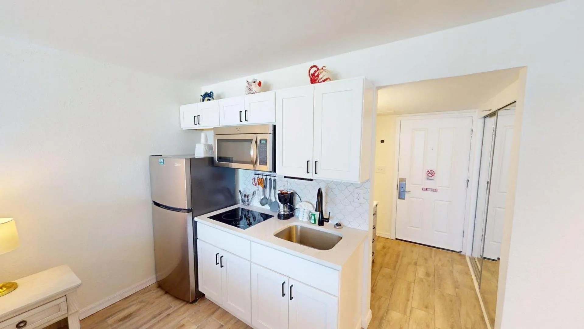 Kitchen or kitchenette in Island Inn Beach Resort