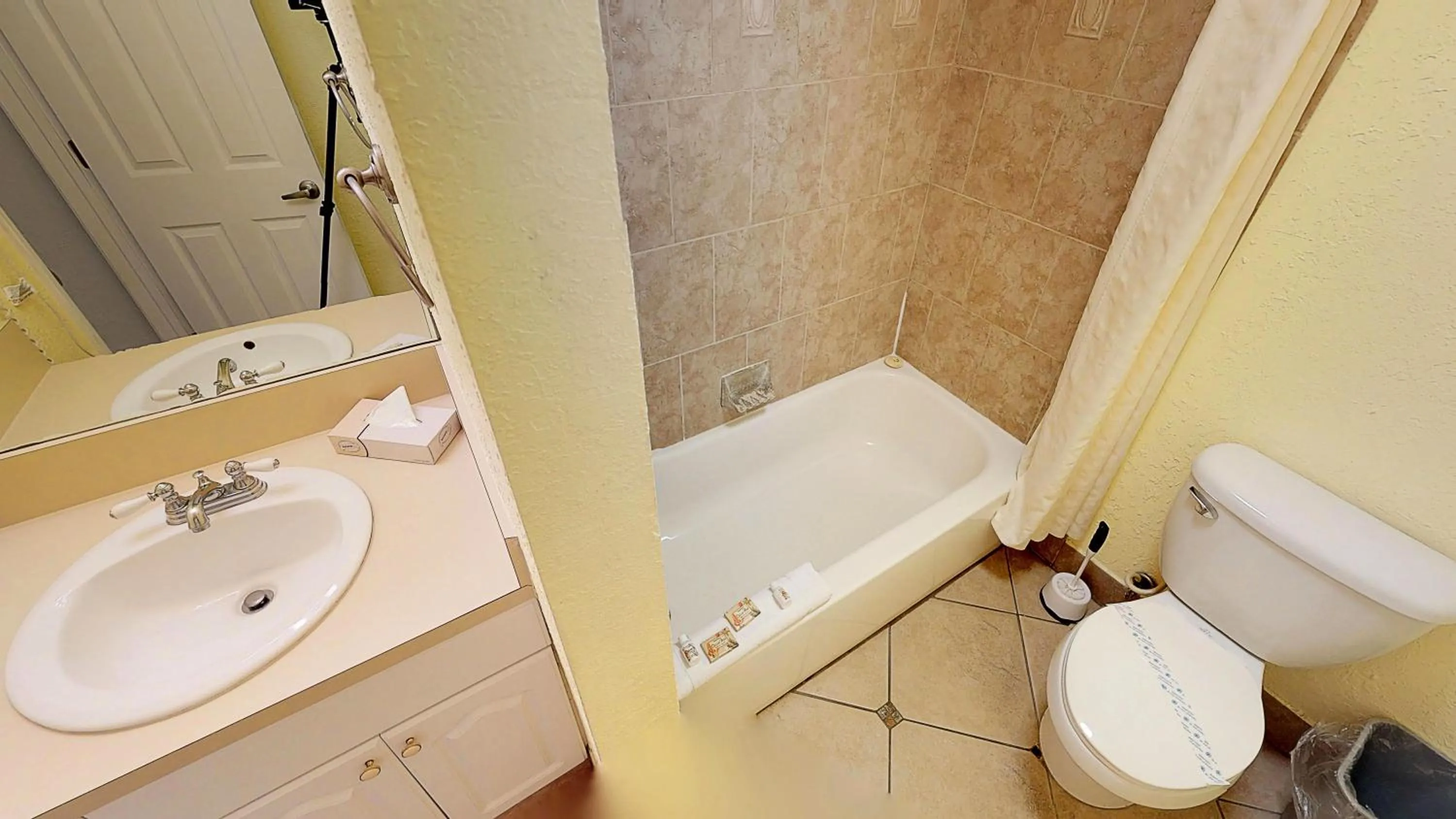 Bathroom in Island Inn Beach Resort