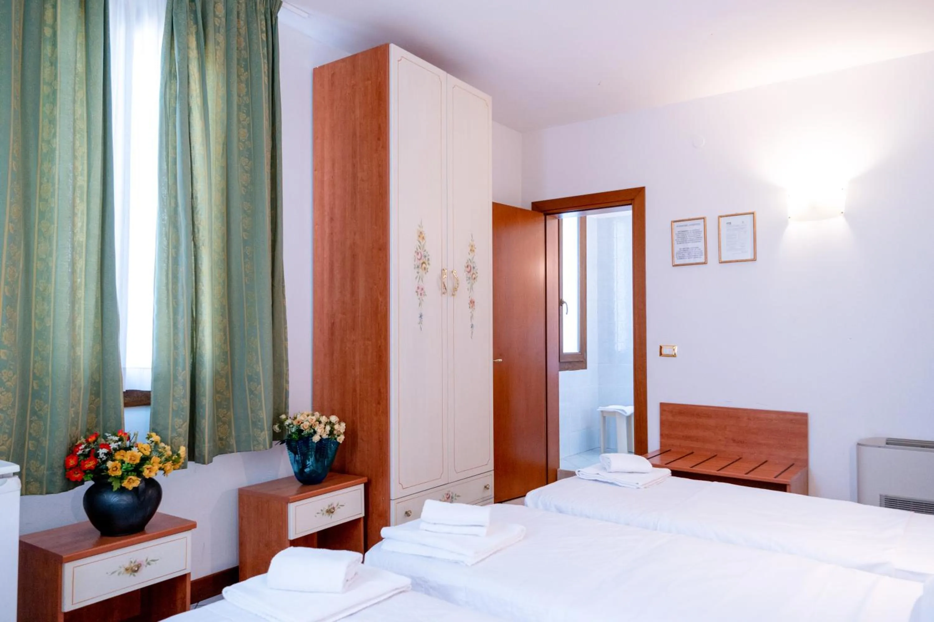 Bed in Hotel New Aurora Venice