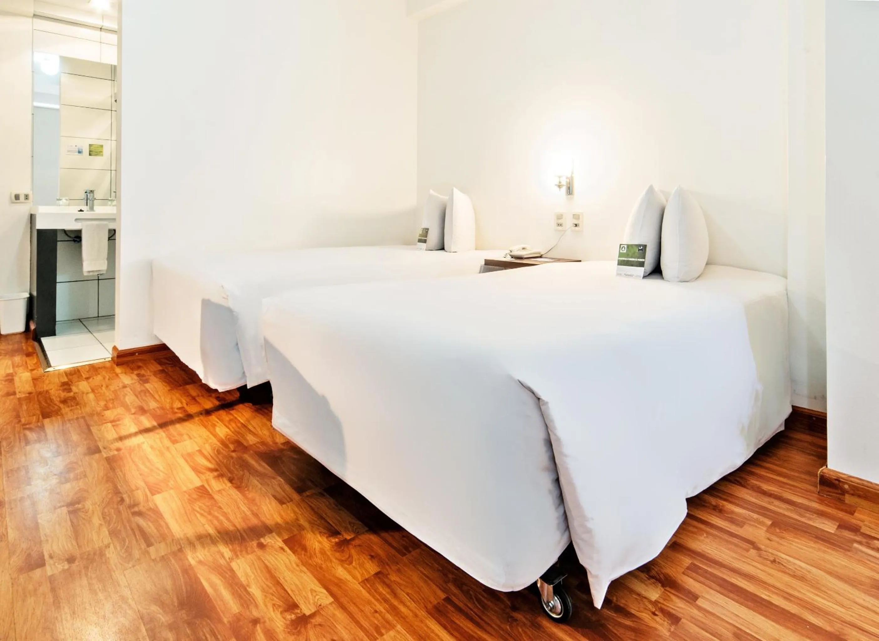 Bed in Hotel LP Columbus