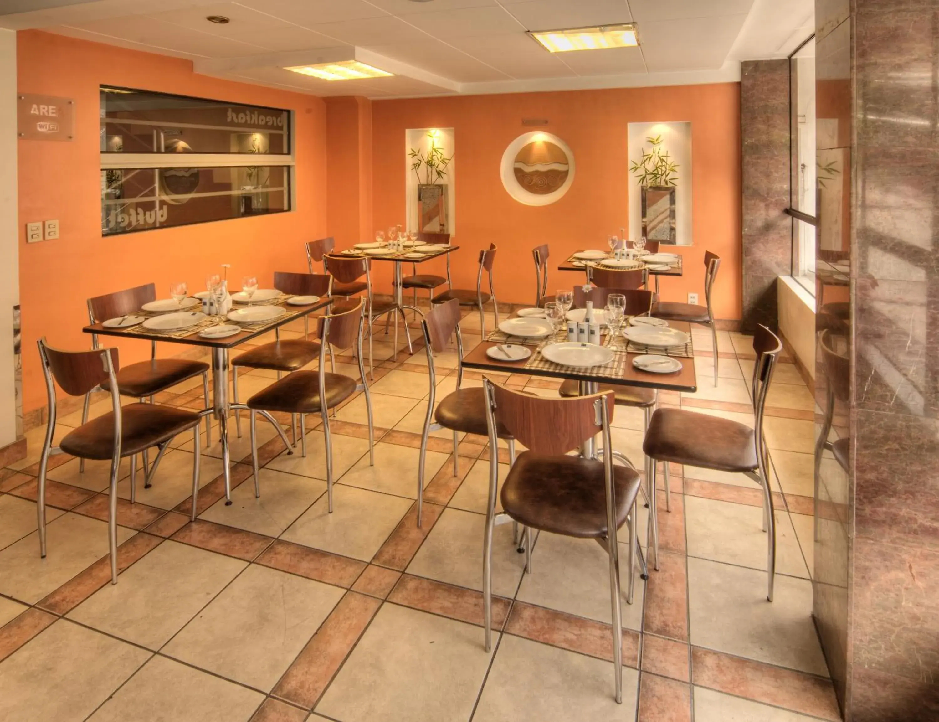 Restaurant/places to eat in Hotel LP Columbus Restaurant/places to eat in Hotel LP Columbus