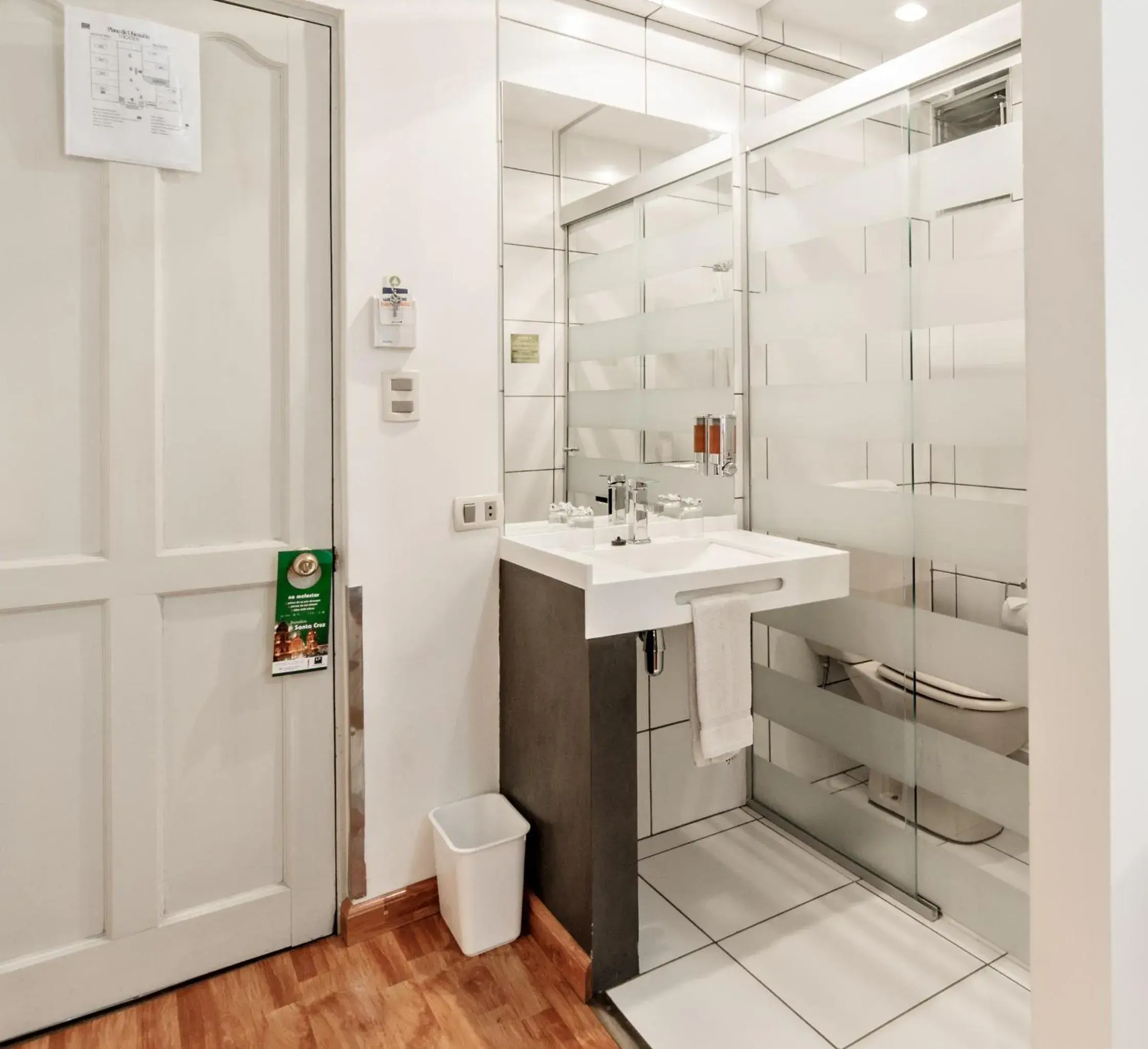 Bathroom in Hotel LP Columbus Bathroom in Hotel LP Columbus