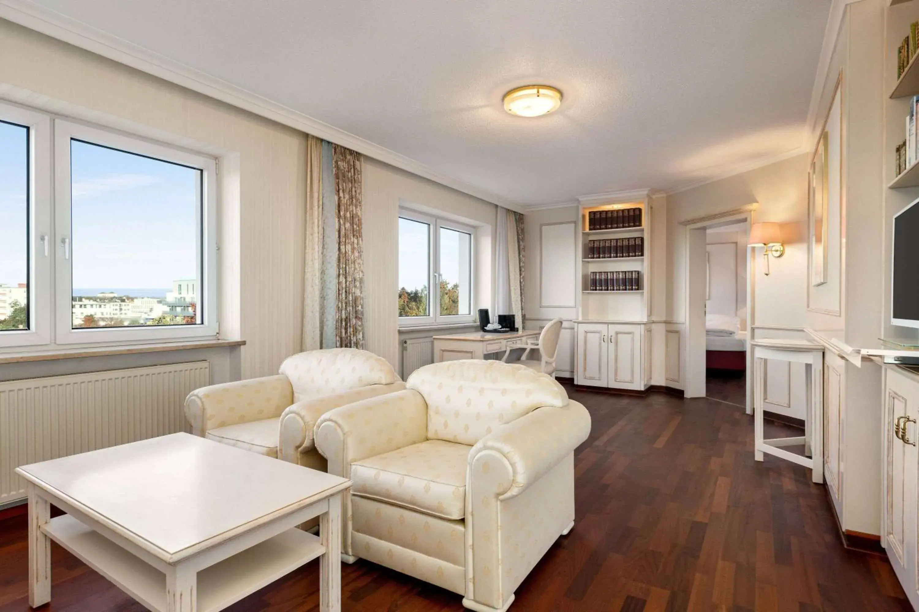 Bed in Amedia Weiden, Trademark Collection by Wyndham Bed in Amedia Weiden, Trademark Collection by Wyndham