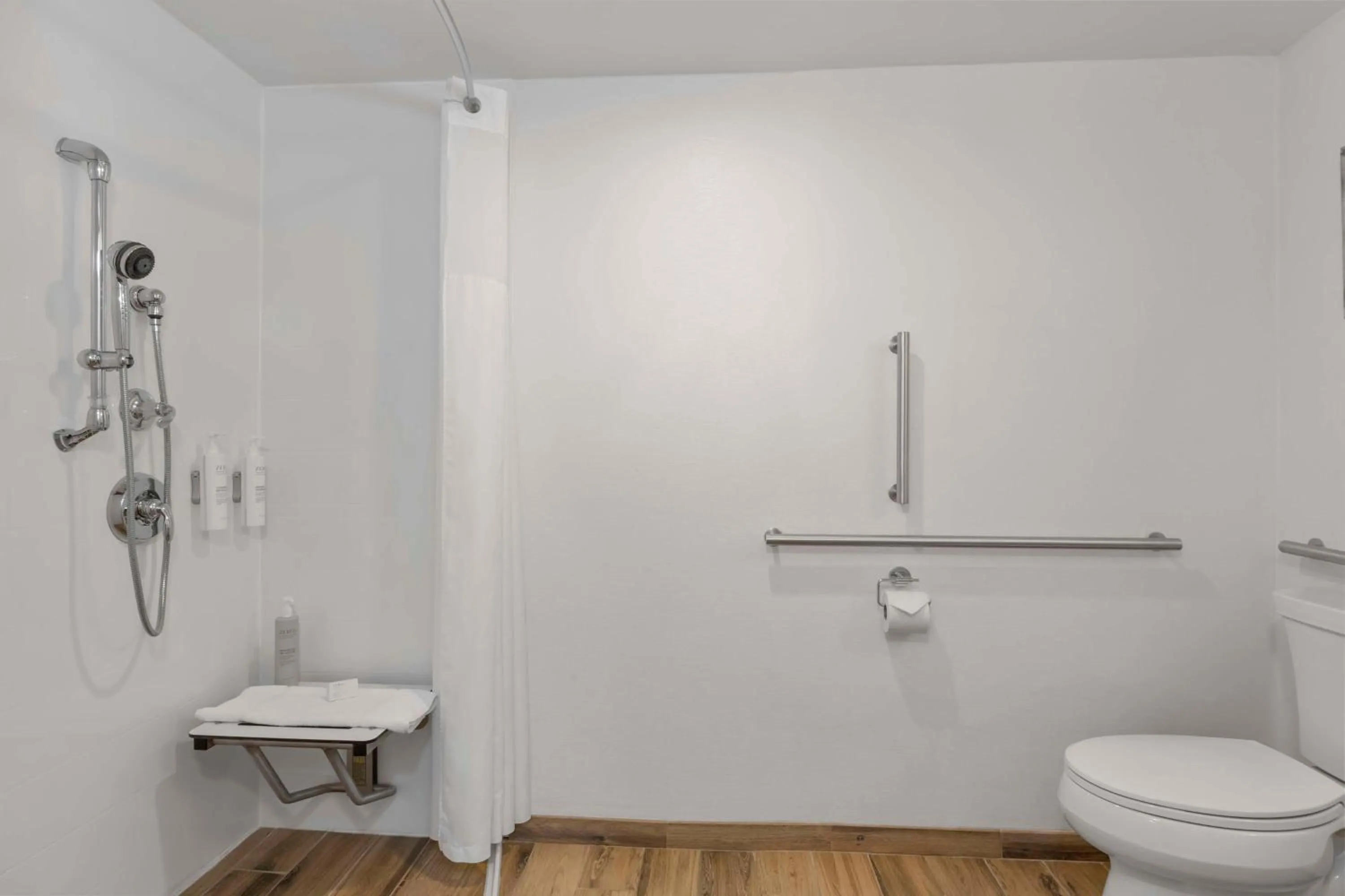 Bathroom in Hampton Inn by Hilton Milford