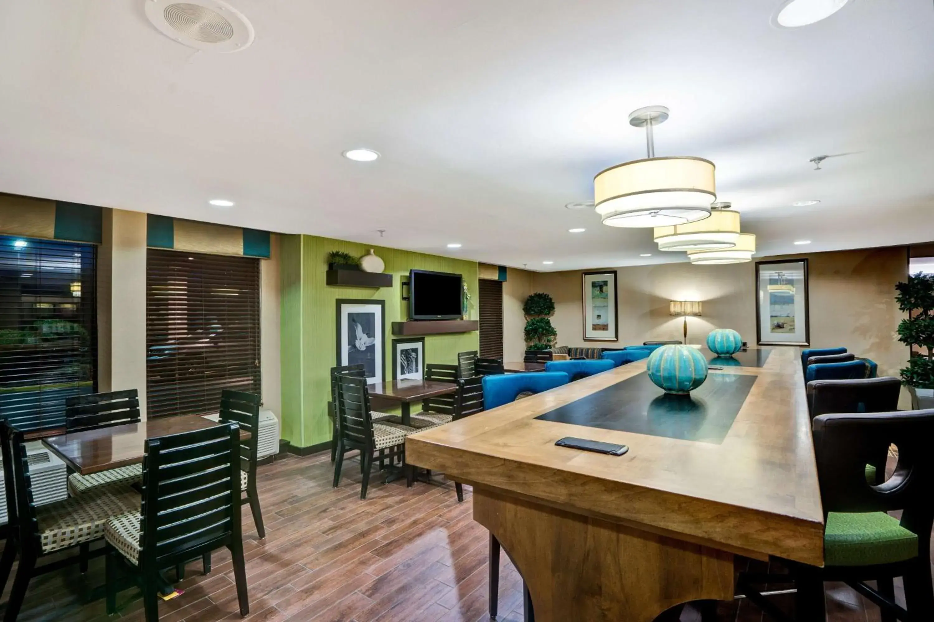 Lobby or reception in Hampton Inn by Hilton Milford Lobby or reception in Hampton Inn by Hilton Milford