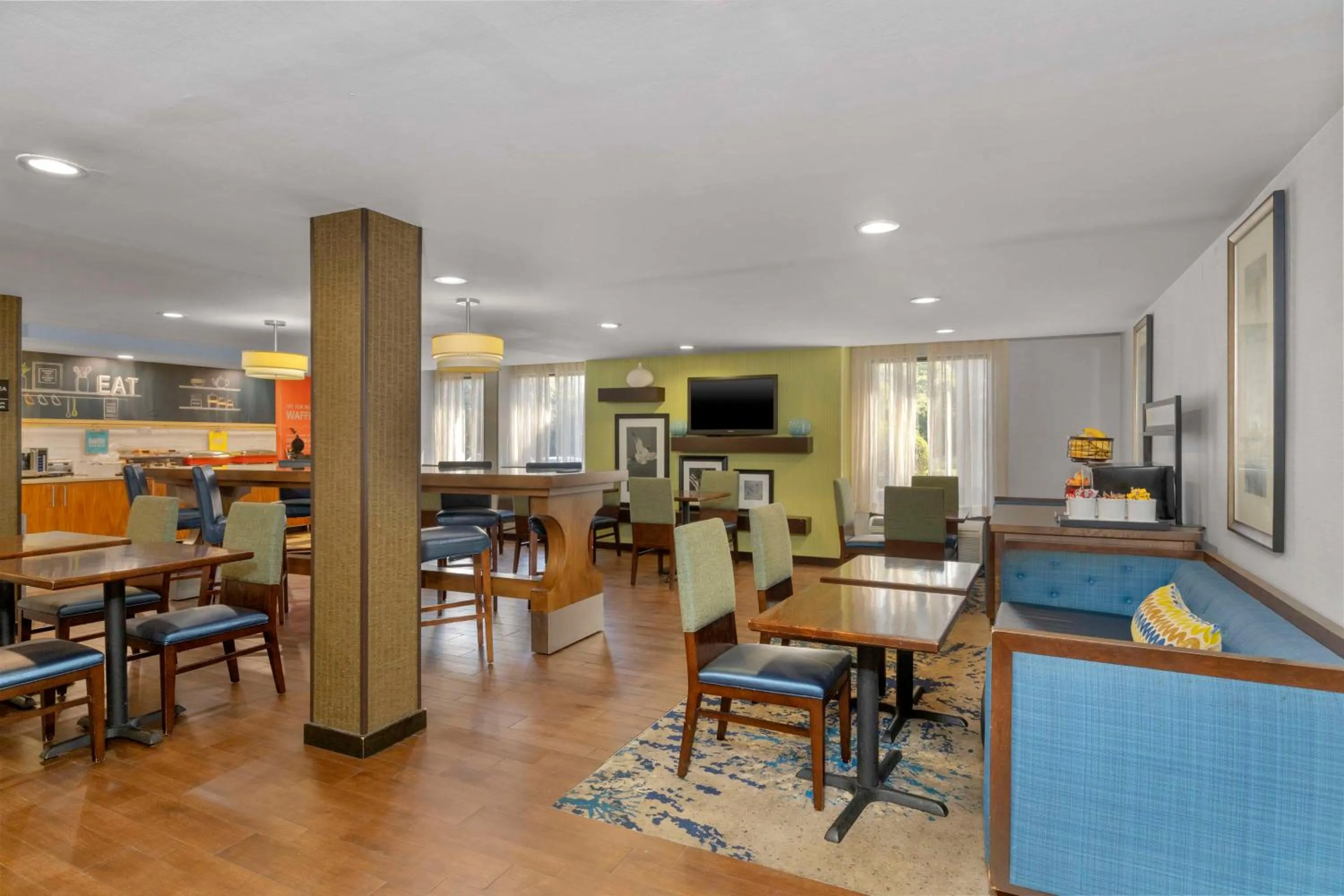 Breakfast in Hampton Inn by Hilton Milford