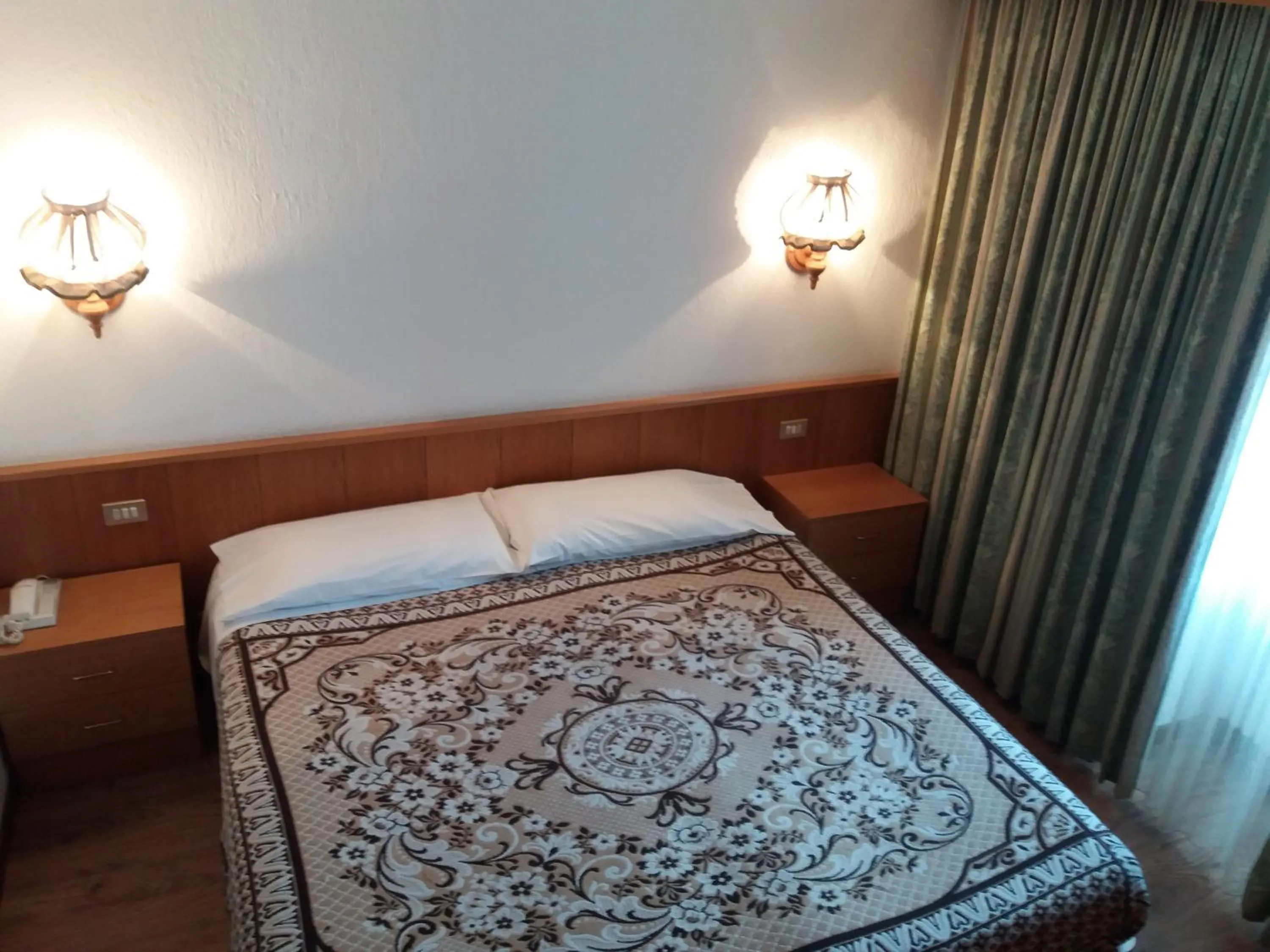 View (from property/room), Bed in Hotel Ottoz Meublé